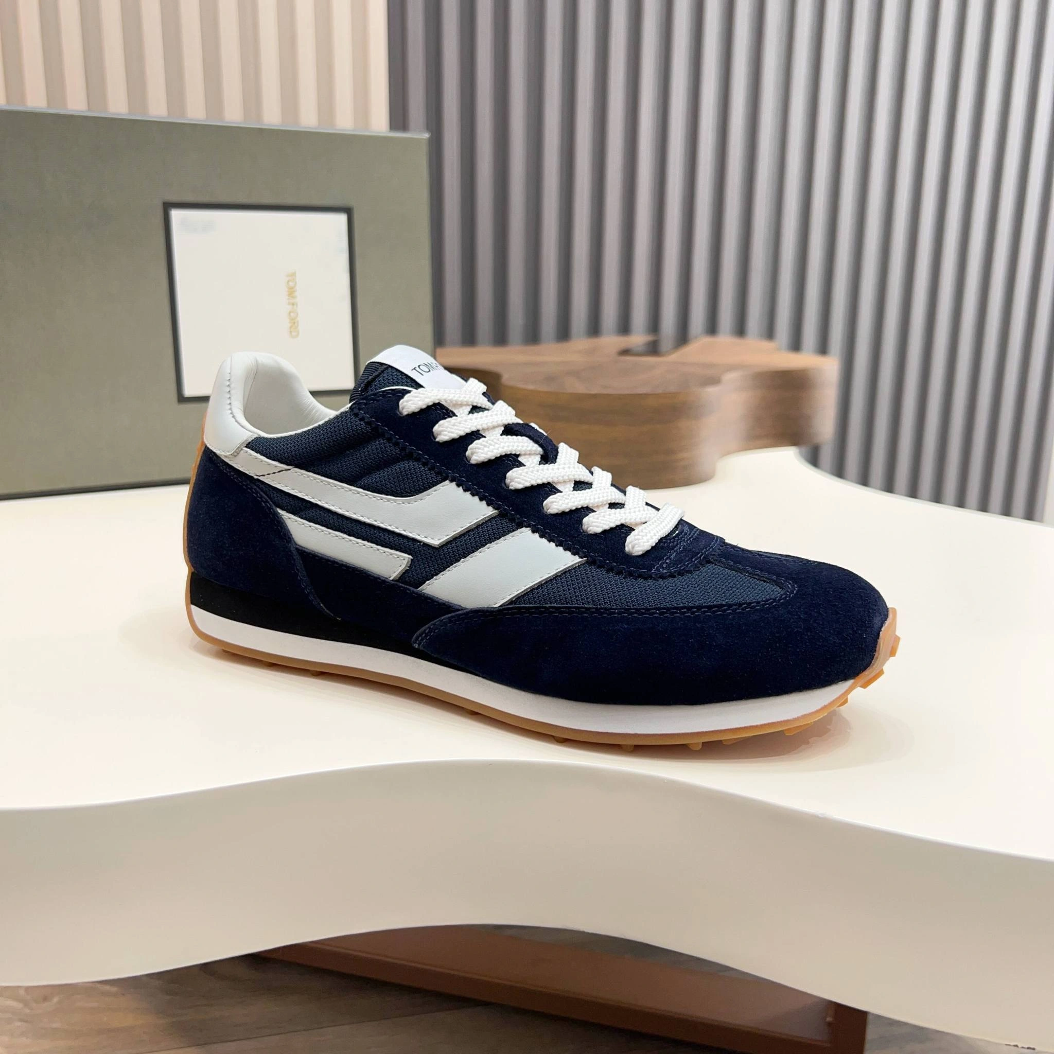 OOBB-- To7 For4 J1511L-CL456N_3LA06 cowhide item:E-X000F2652