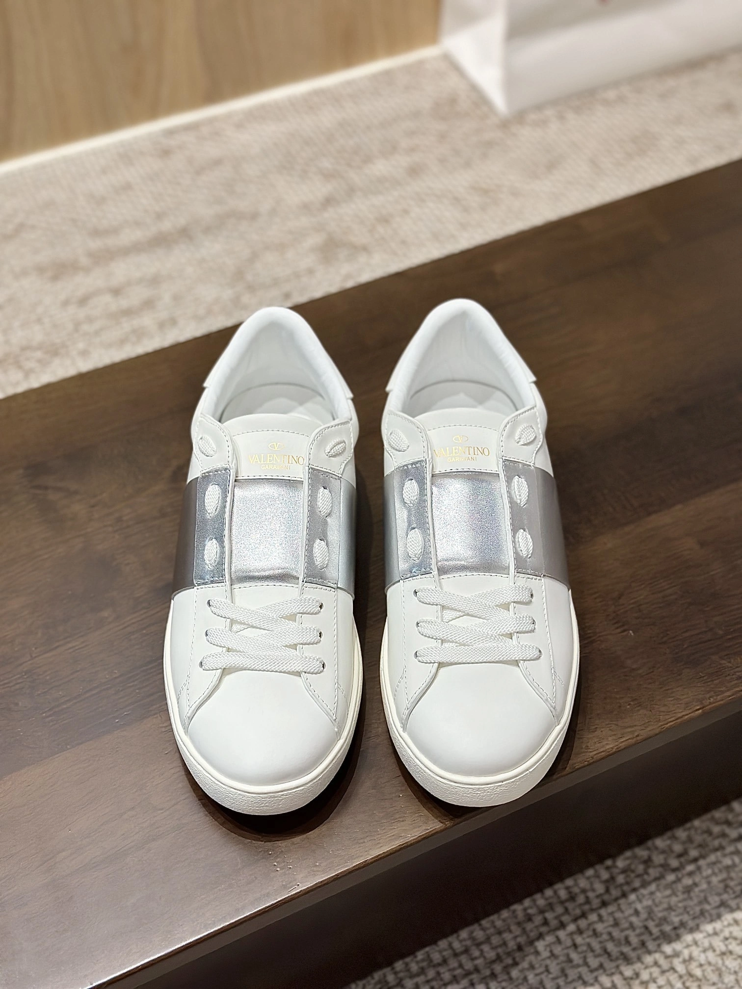 OOBB-- UY2S0830FLR857 cowhide item: D-X158B2377