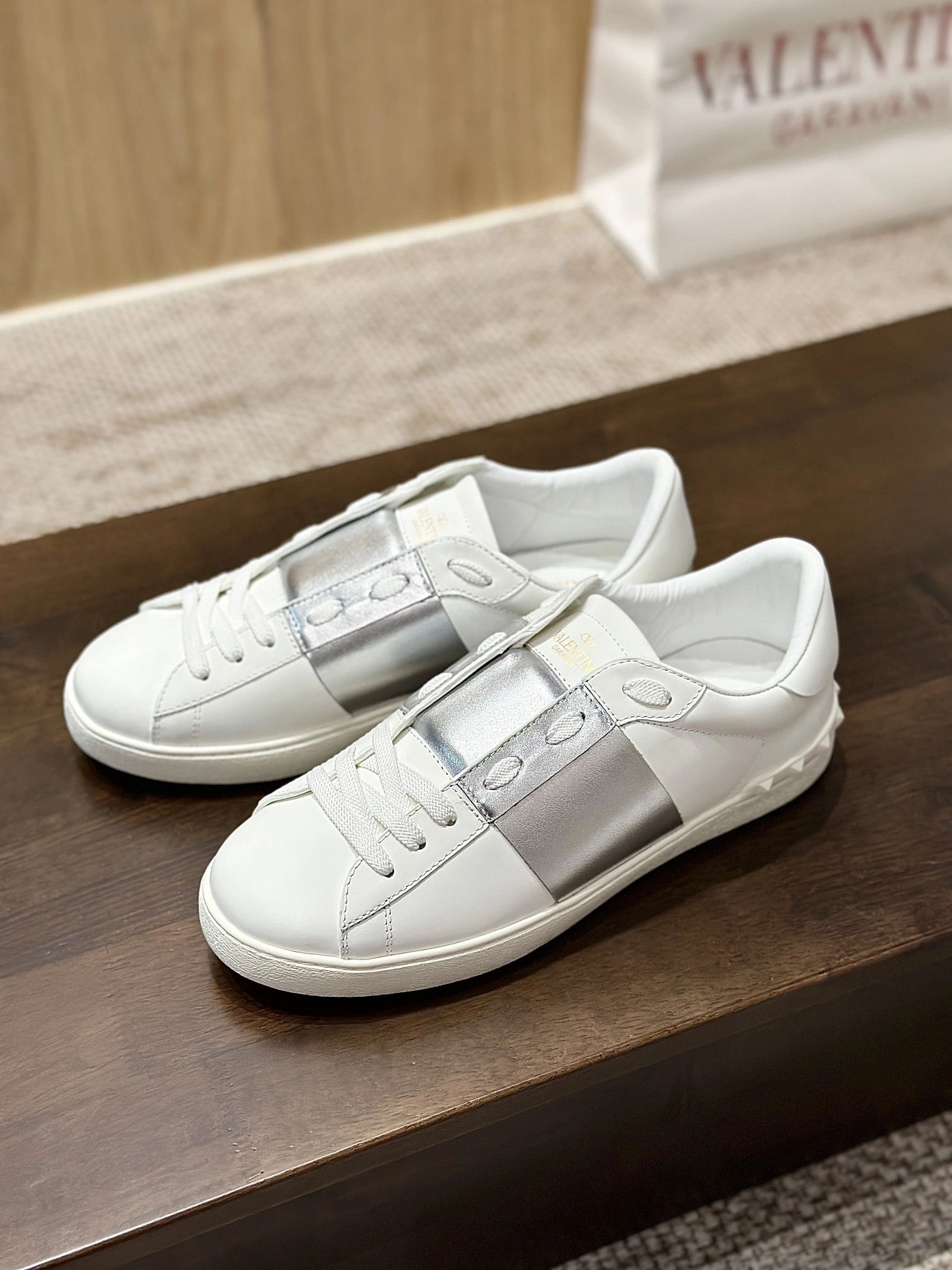 OOBB-- UY2S0830FLR857 cowhide item: D-X158B2377