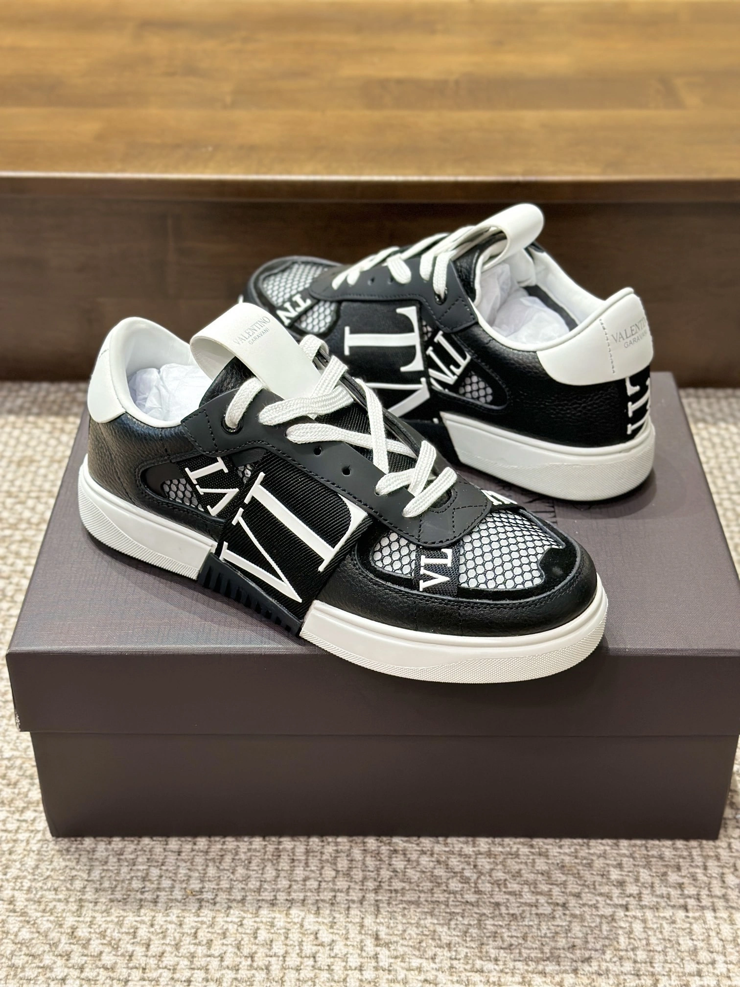 OOBB-- V1859ti9o 2Y2S0C58SWF0NI Calfskin item:E-X230F1822