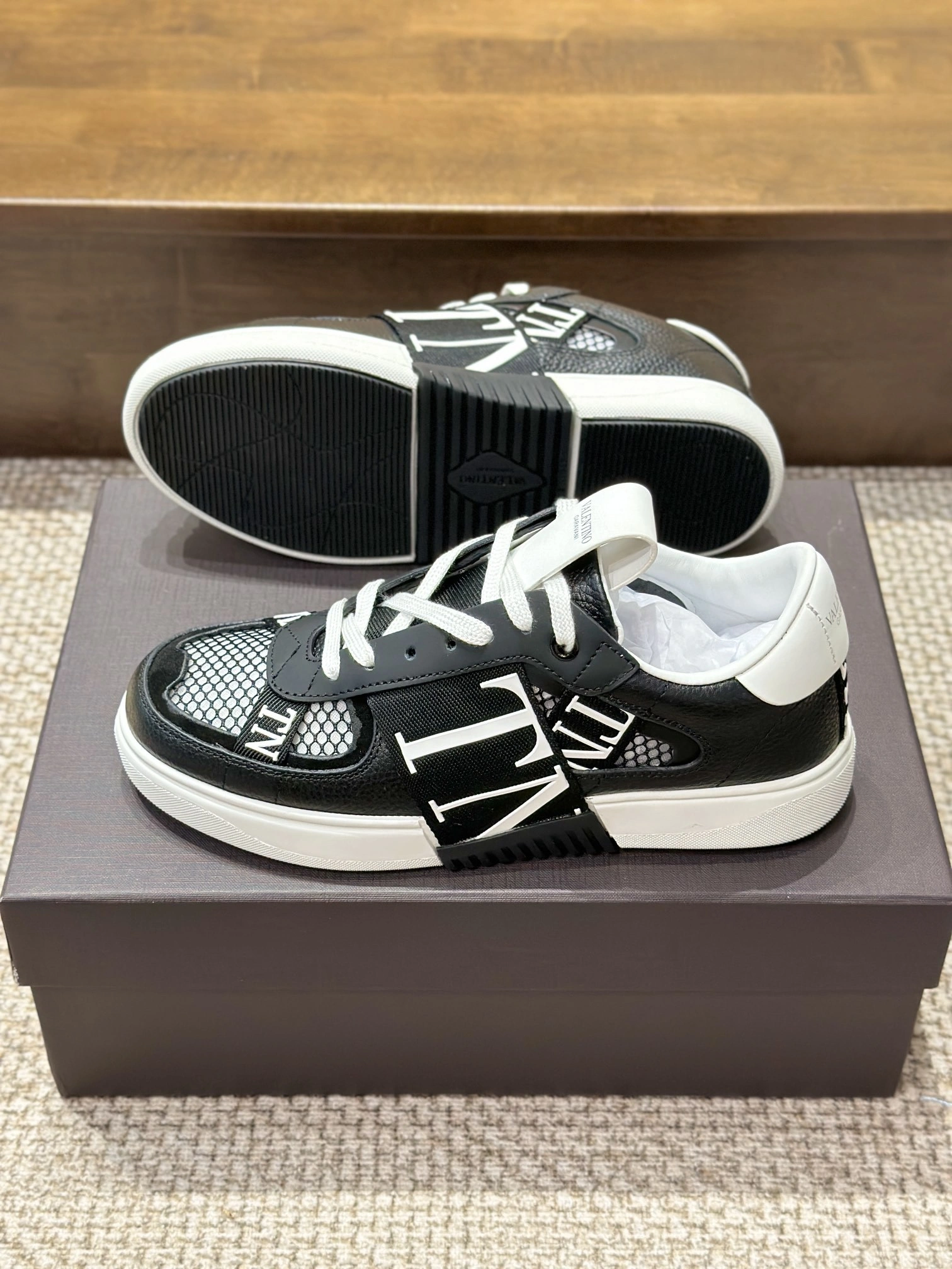 OOBB-- V1859ti9o 2Y2S0C58SWF0NI Calfskin item:E-X230F1822