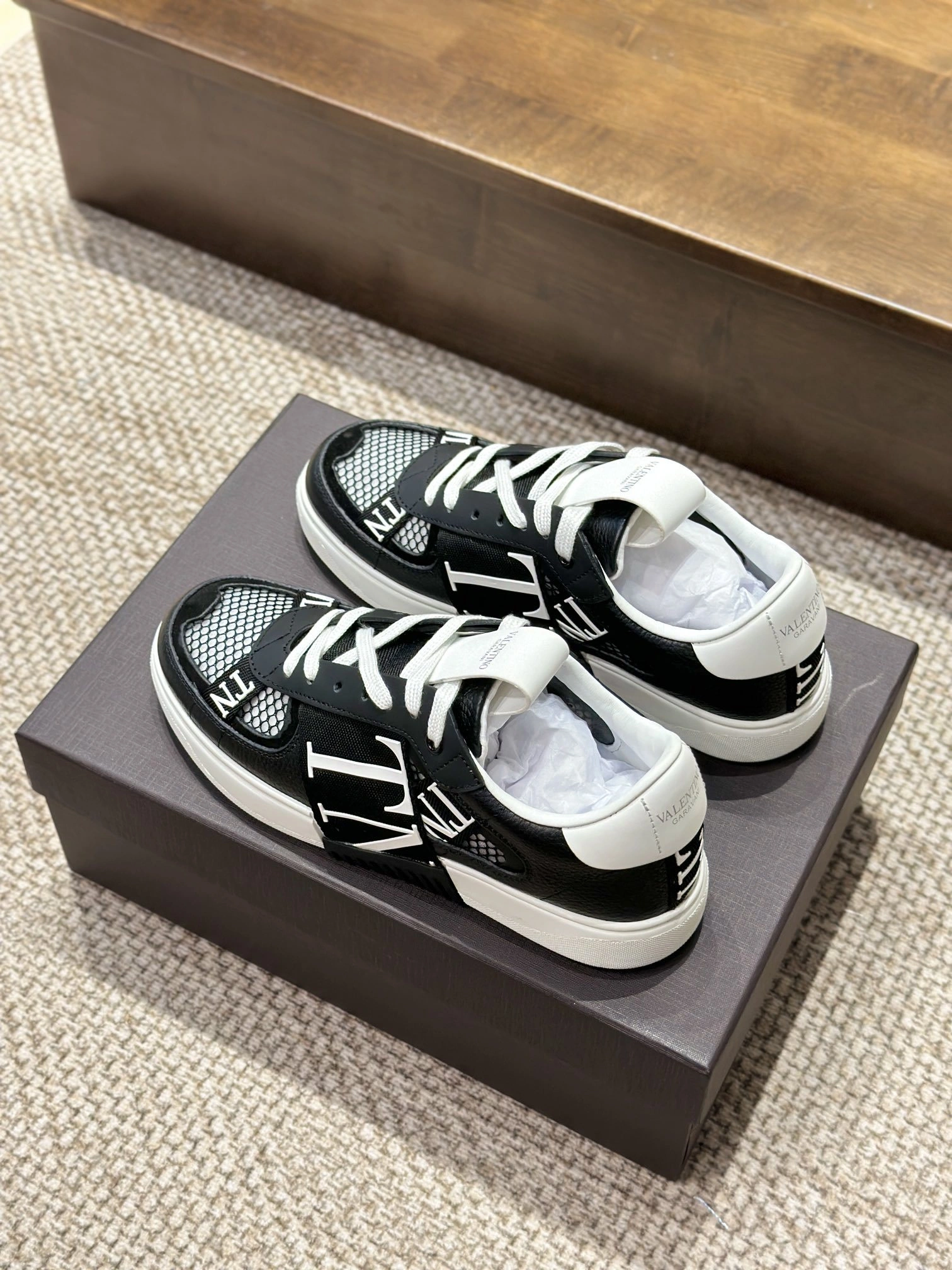 OOBB-- V1859ti9o 2Y2S0C58SWF0NI Calfskin item:E-X230F1822