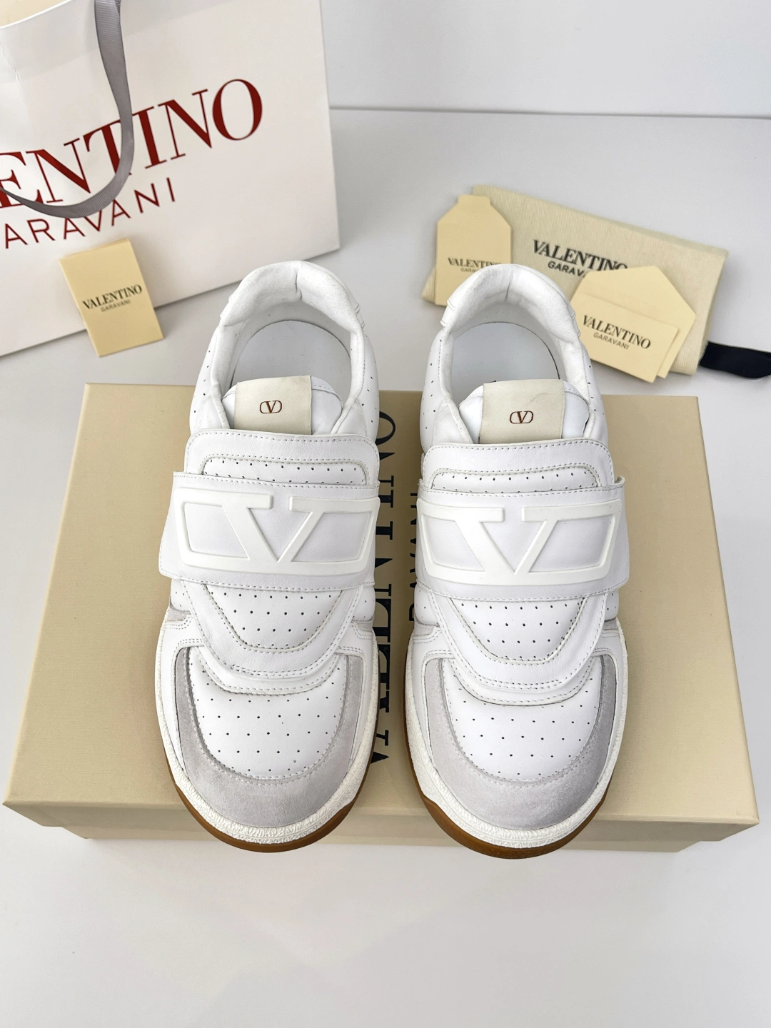 OOBB-- V1859ti9o 7Y2S0L36YEJ0BO Garavani VL7N cowhide item：E-X230I0636