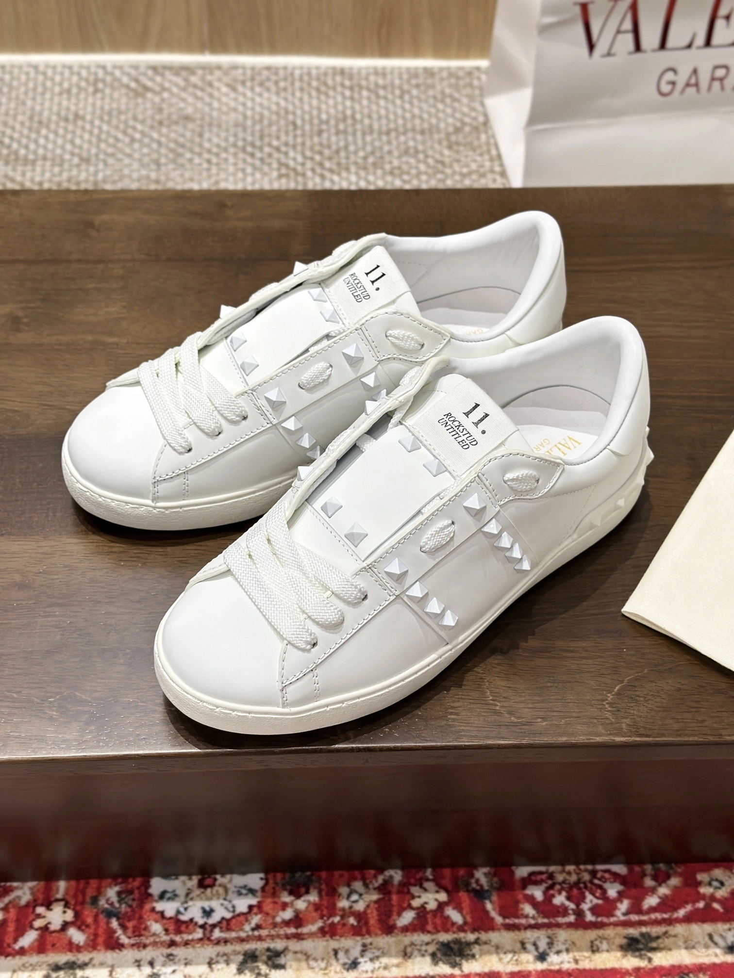 OOBB-- V1859ti9o TW2S0A01YEK0BO cowhide item:E-X230F1825