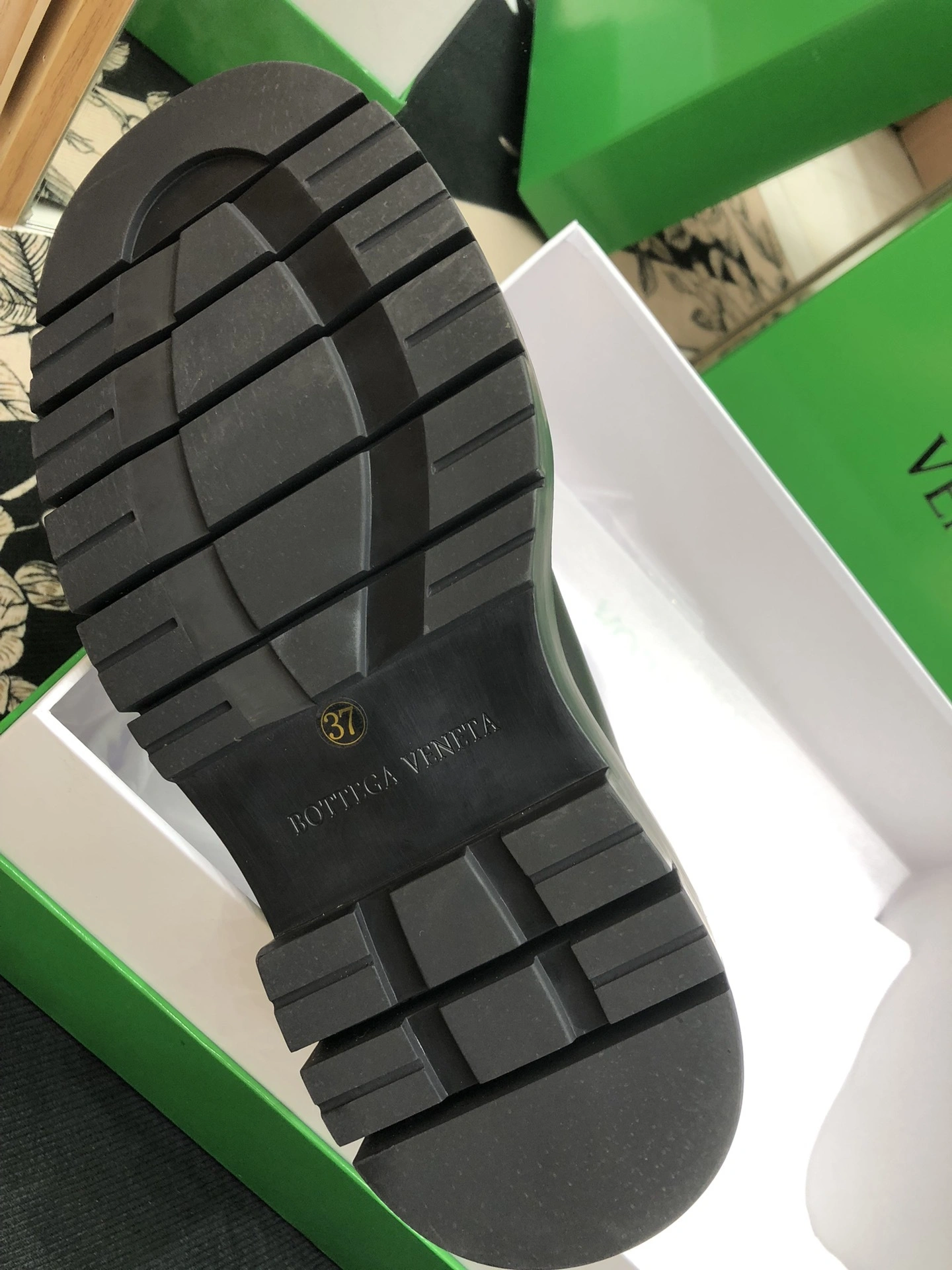 OOBB-- V595t1 630284VBS501029 630297VBS501029 Calfskin item:D-X062L1052