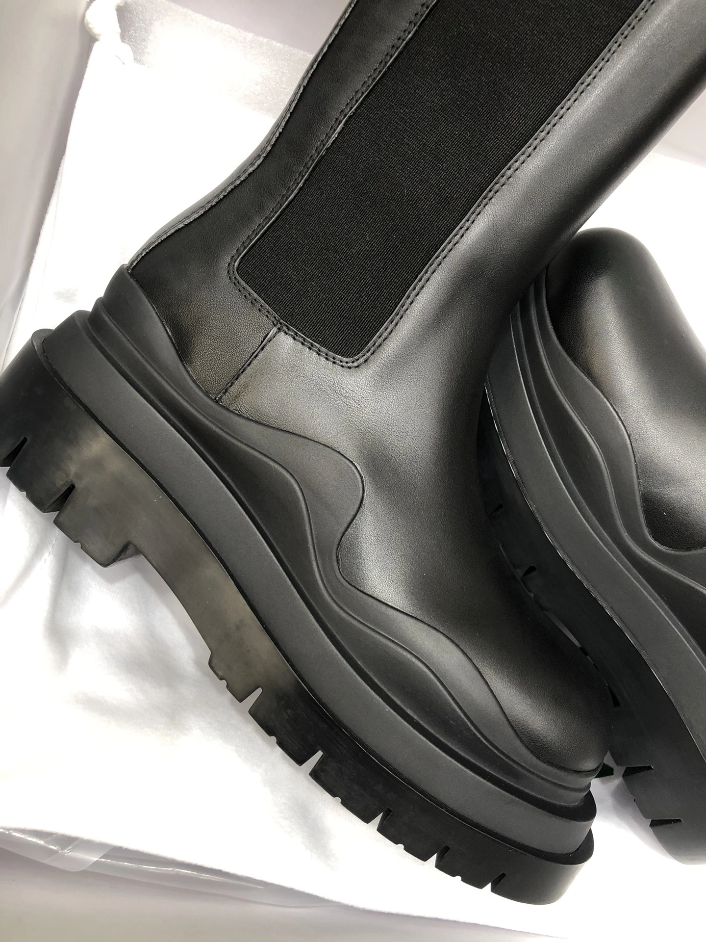 OOBB-- V595t1 630284VBS501029 630297VBS501029 Calfskin item:D-X062L1052