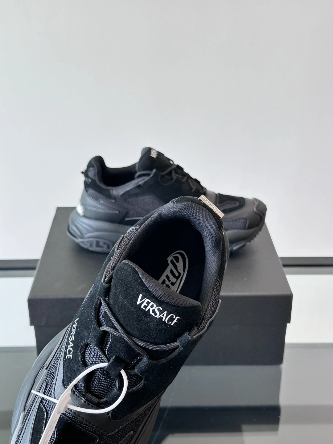 OOBB-- V5rs135 1016306-1A12679_1B00B cowhide embroidery item:E-X062F1203