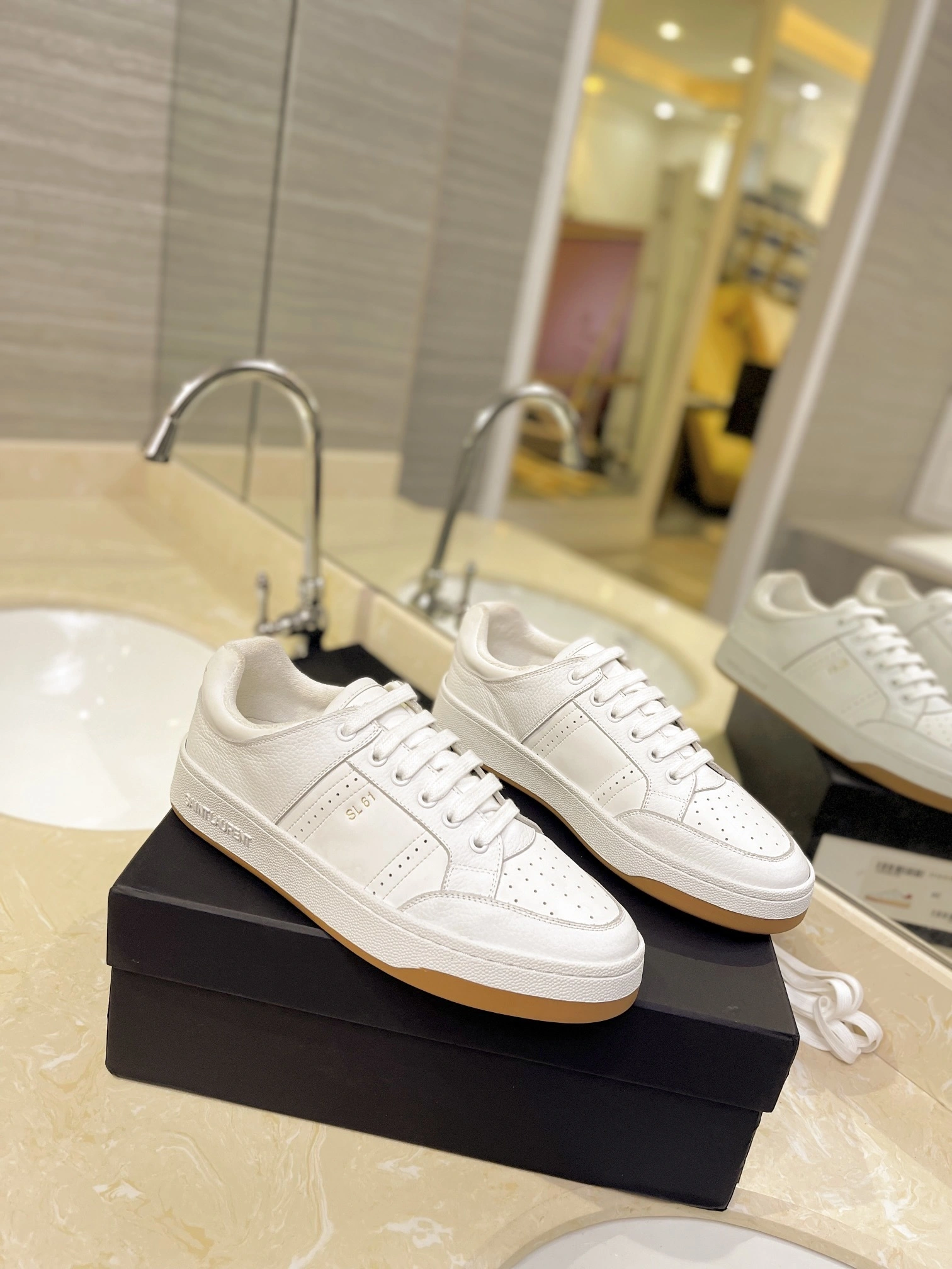 OOBB-- Yv5s 690789AAAJH9019 cowhide item:D-X000F0748