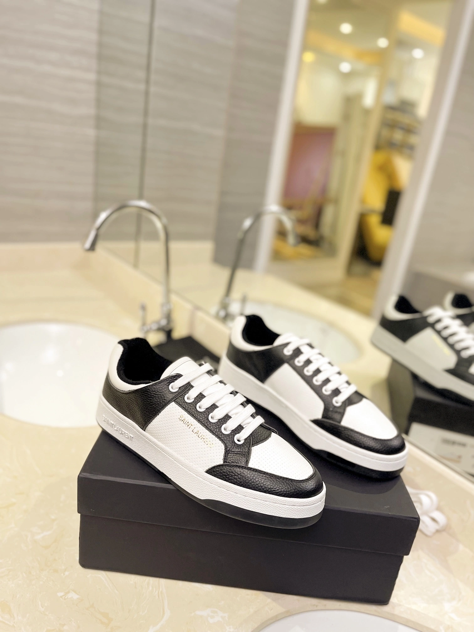 OOBB-- Yv5s 713600AAAWR9063 cowhide item:D-X000F0750