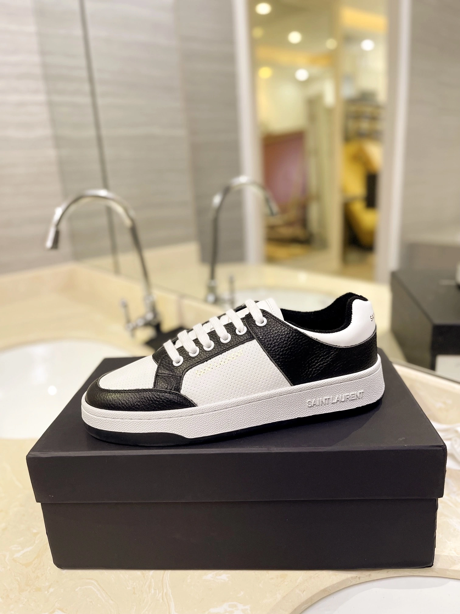 OOBB-- Yv5s 713600AAAWR9063 cowhide item:D-X000F0750