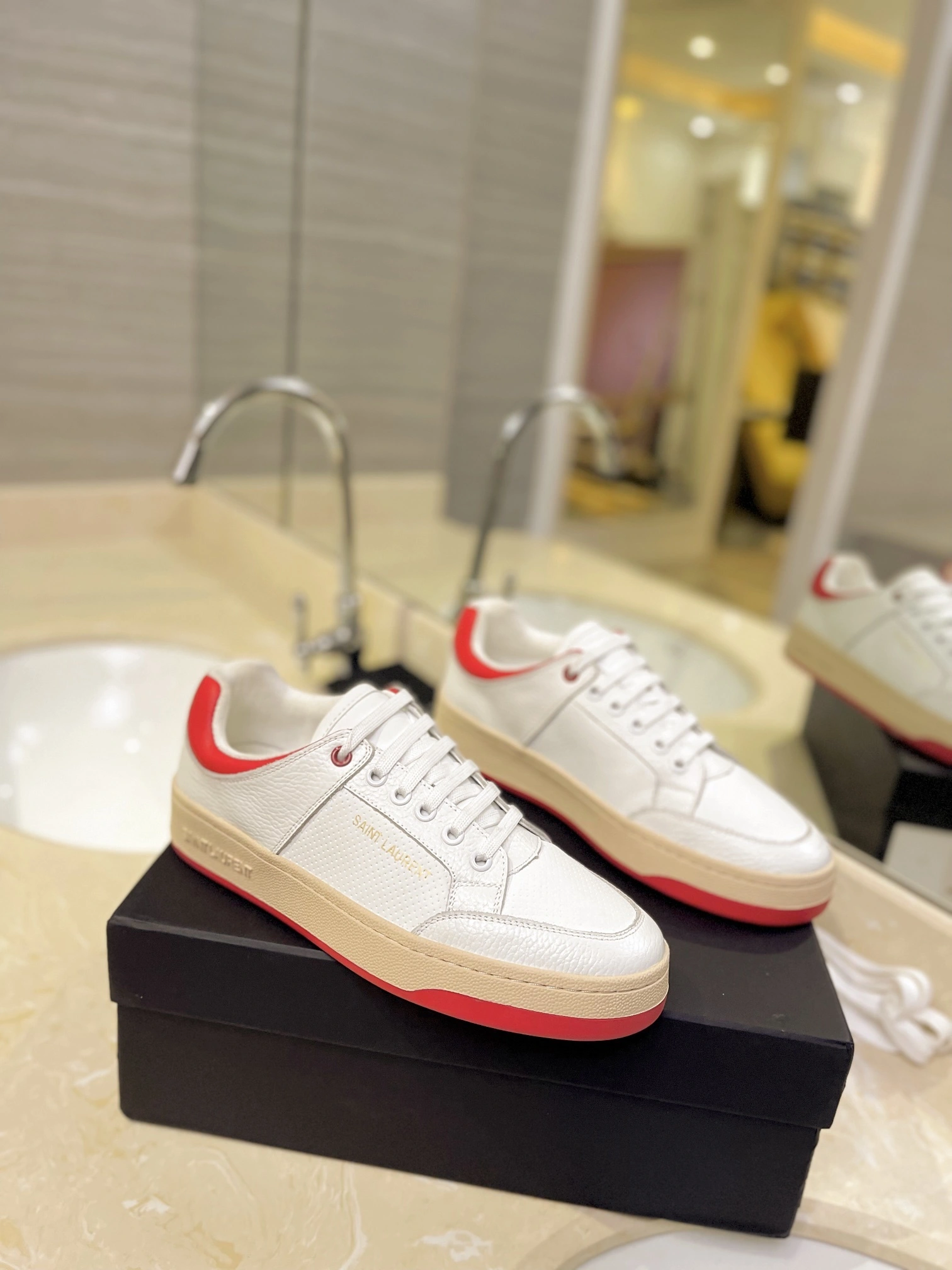 OOBB-- Yv5s 7136022W4AA9226 cowhide item:D-X000F0749