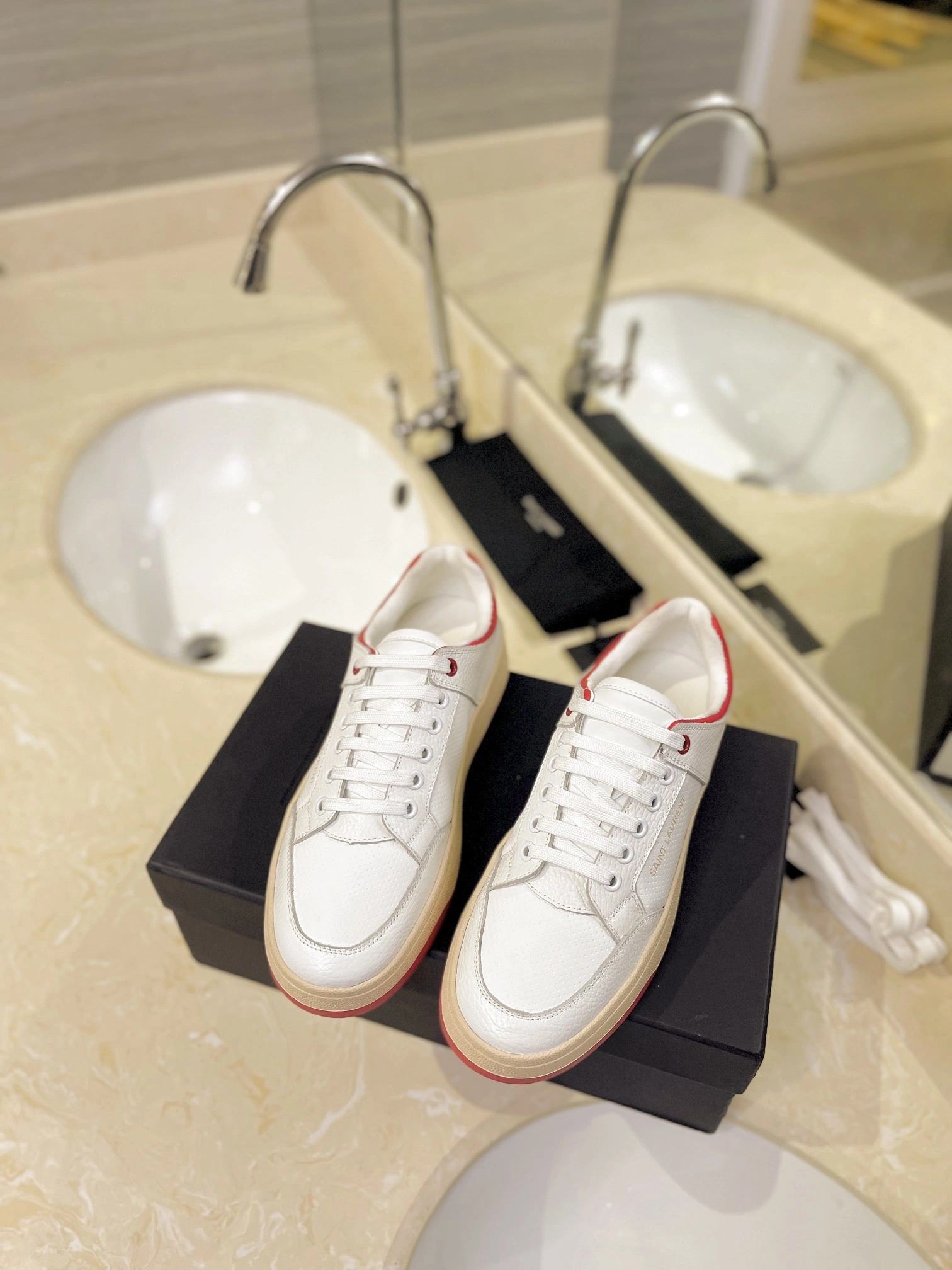 OOBB-- Yv5s 7136022W4AA9226 cowhide item:D-X000F0749