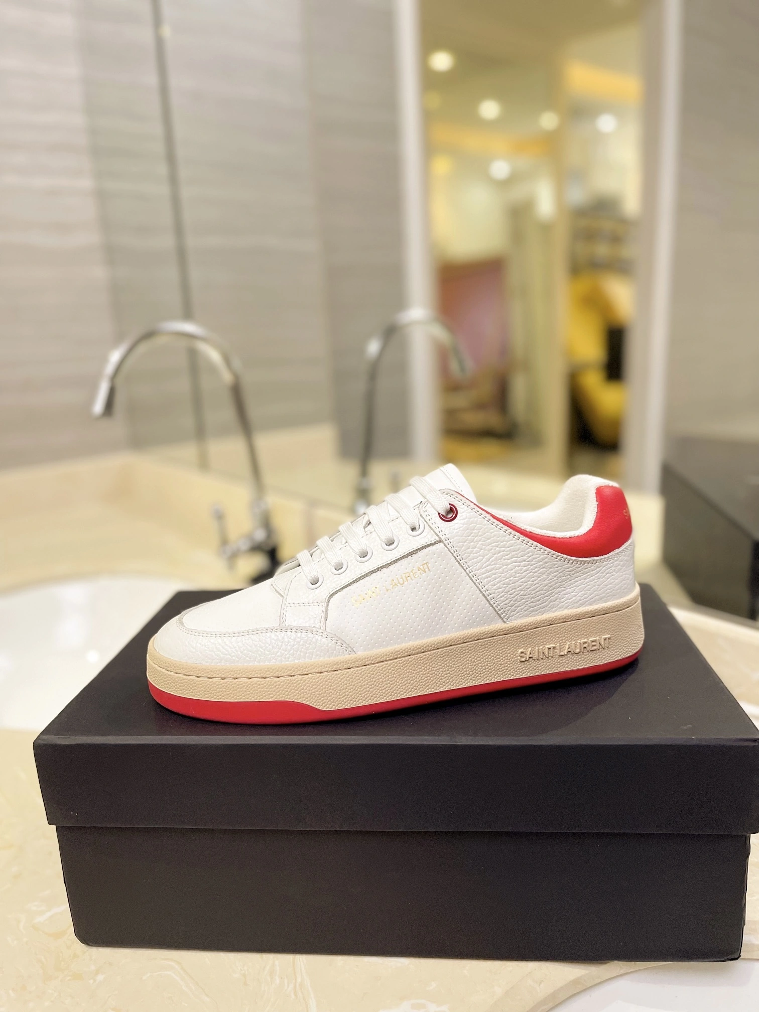 OOBB-- Yv5s 7136022W4AA9226 cowhide item:D-X000F0749