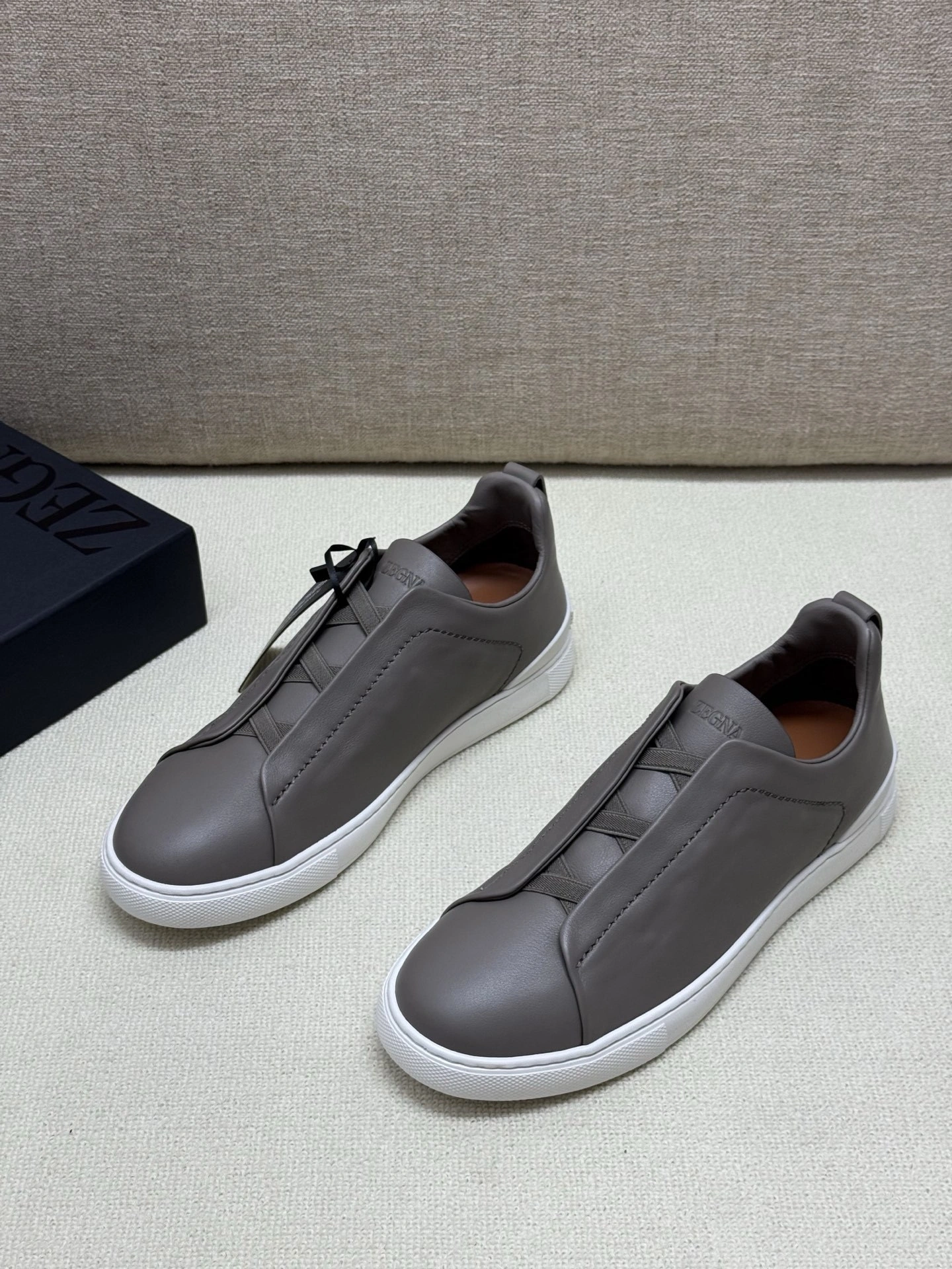 OOBB-- Z5691 LHCVO-S4667Z-CSR TRIPLE STITCH™ SECONDSKIN Calfskin item:E-X000I0538