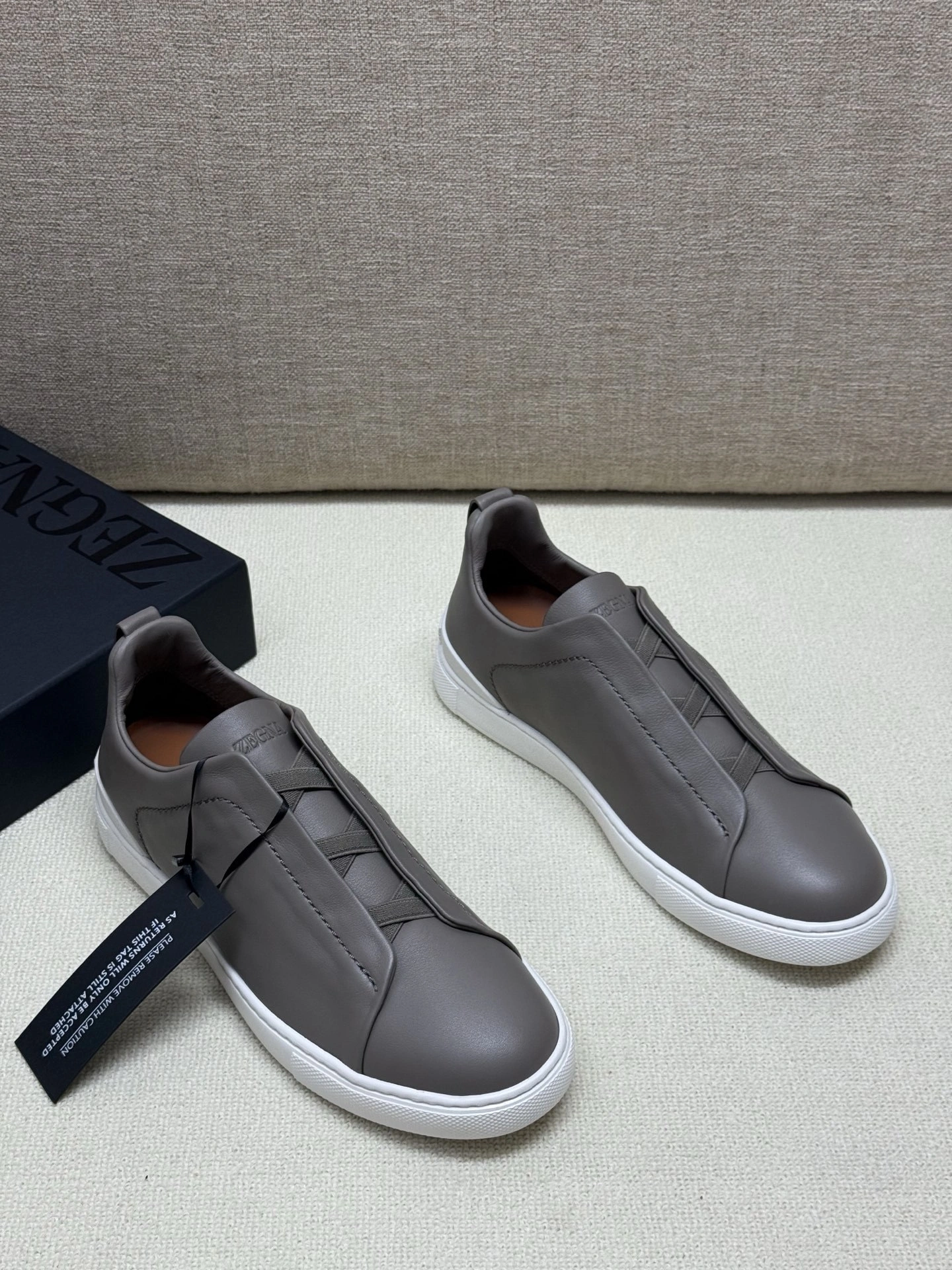 OOBB-- Z5691 LHCVO-S4667Z-CSR TRIPLE STITCH™ SECONDSKIN Calfskin item:E-X000I0538