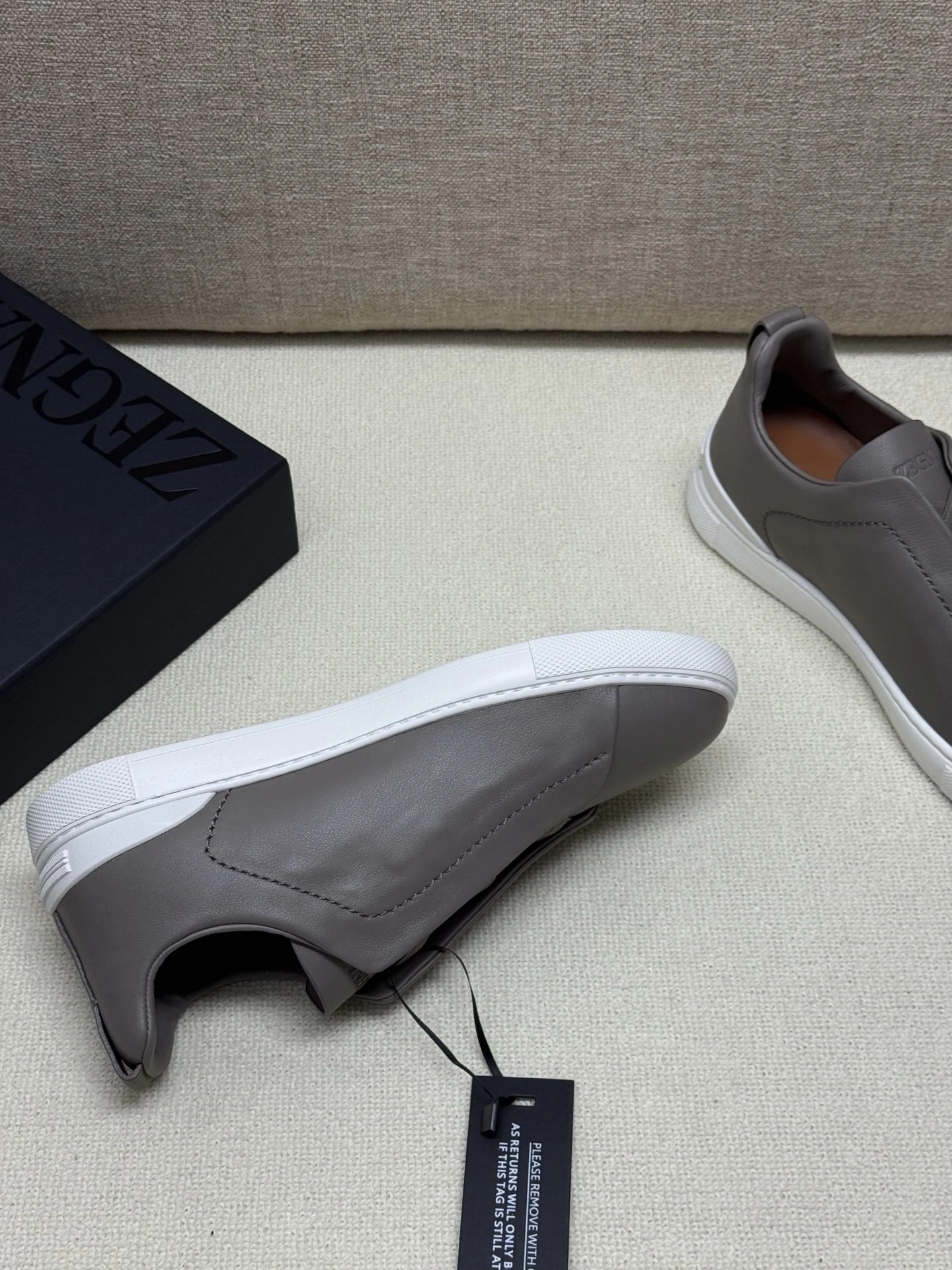 OOBB-- Z5691 LHCVO-S4667Z-CSR TRIPLE STITCH™ SECONDSKIN Calfskin item:E-X000I0538