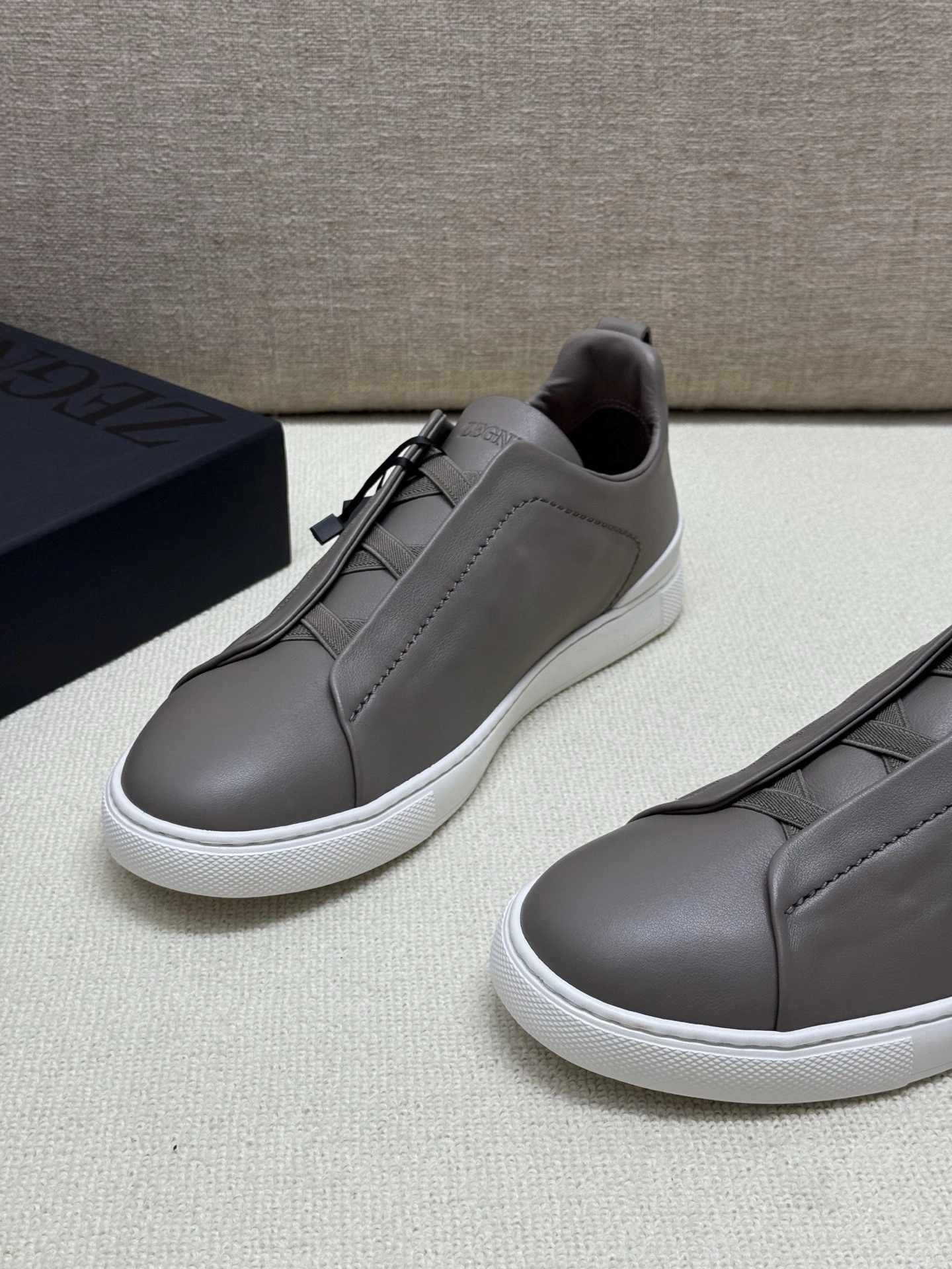 OOBB-- Z5691 LHCVO-S4667Z-CSR TRIPLE STITCH™ SECONDSKIN Calfskin item:E-X000I0538