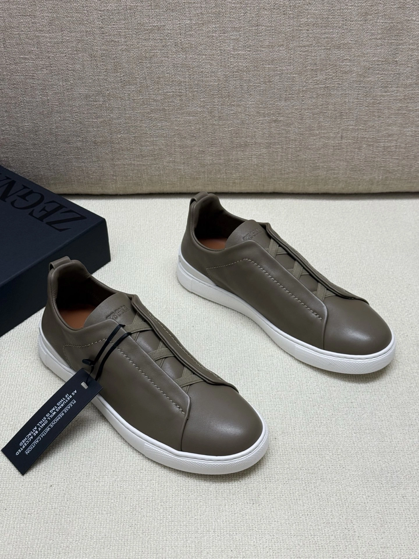 OOBB-- Z5691 LHCVO-S4667Z-TAU TRIPLE STITCH™ SECONDSKIN Calfskin item:E-X000I0533
