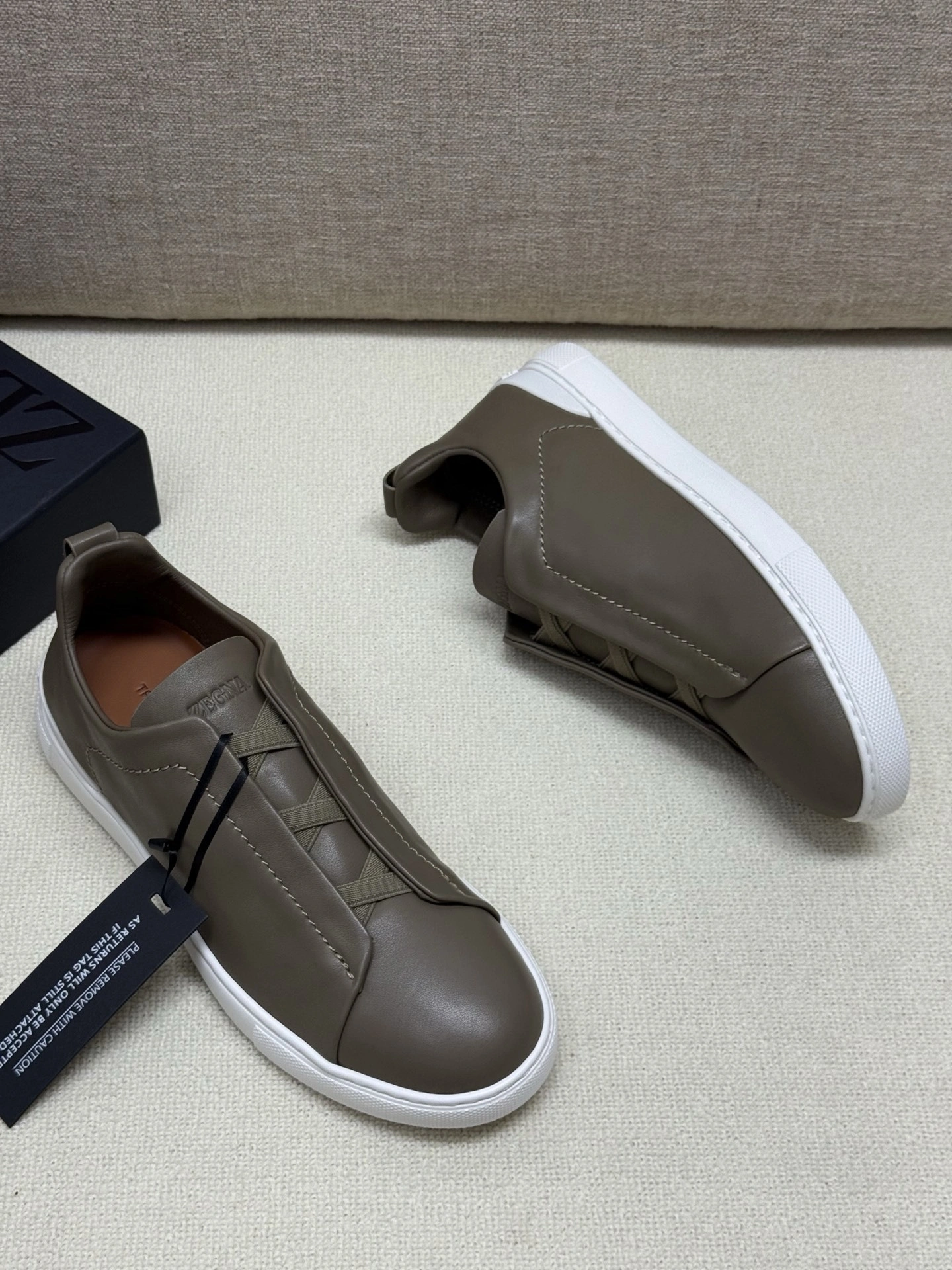 OOBB-- Z5691 LHCVO-S4667Z-TAU TRIPLE STITCH™ SECONDSKIN Calfskin item:E-X000I0533