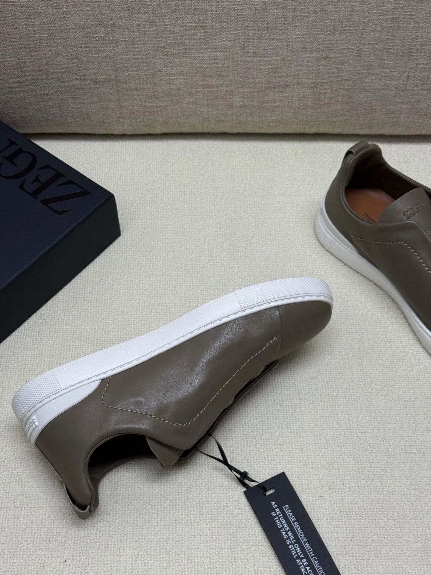 OOBB-- Z5691 LHCVO-S4667Z-TAU TRIPLE STITCH™ SECONDSKIN Calfskin item:E-X000I0533