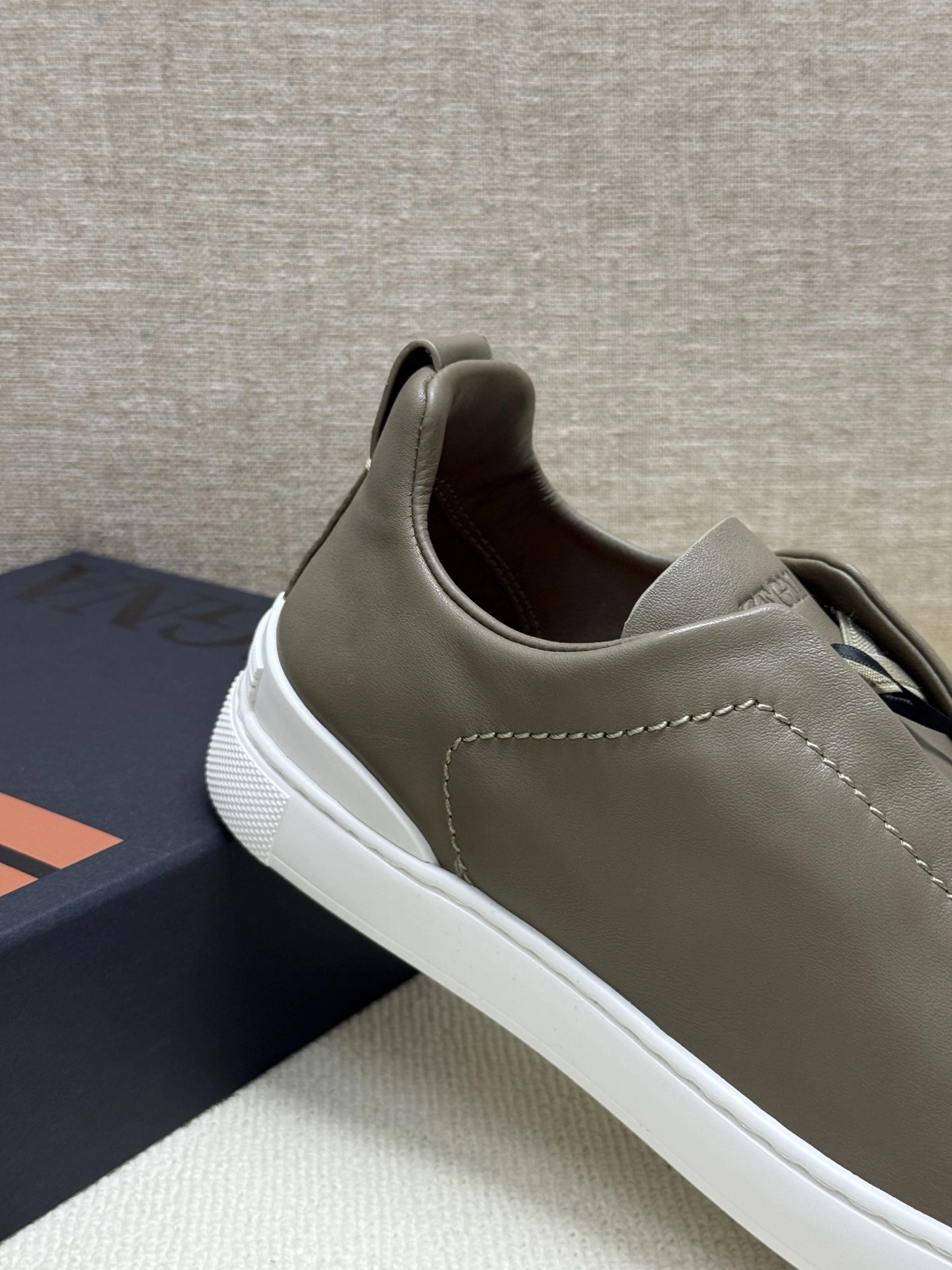 OOBB-- Z5691 LHCVO-S4667Z-TAU TRIPLE STITCH™ SECONDSKIN Calfskin item:E-X000I0533