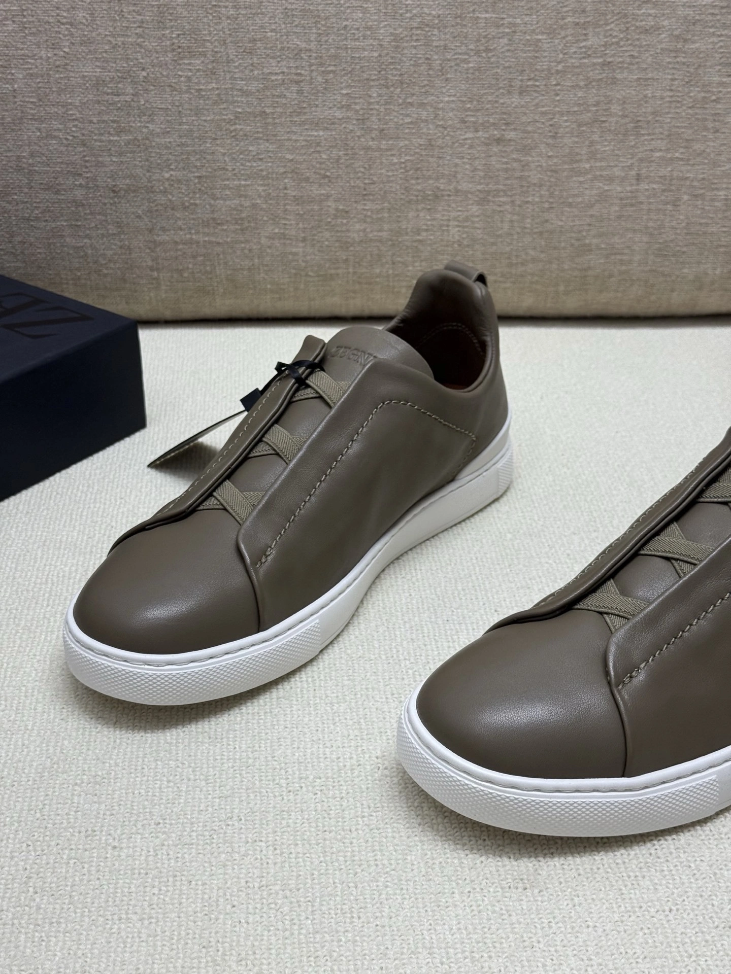 OOBB-- Z5691 LHCVO-S4667Z-TAU TRIPLE STITCH™ SECONDSKIN Calfskin item:E-X000I0533
