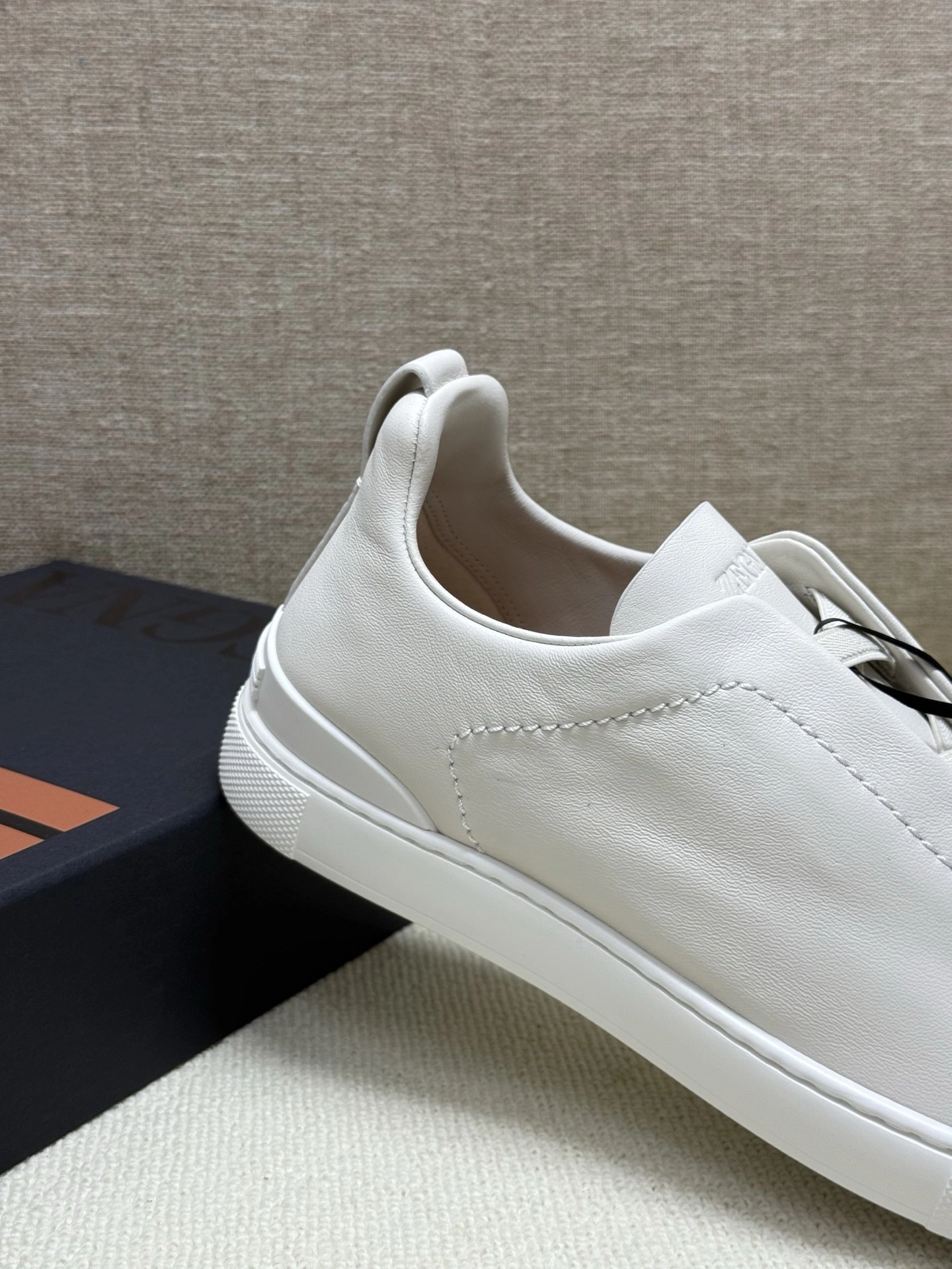 OOBB-- Z5691 LHOTA-S5207 Z-PAN TRIPLE STITCH™ SECONDSKIN Calfskin item:E-X000I0532