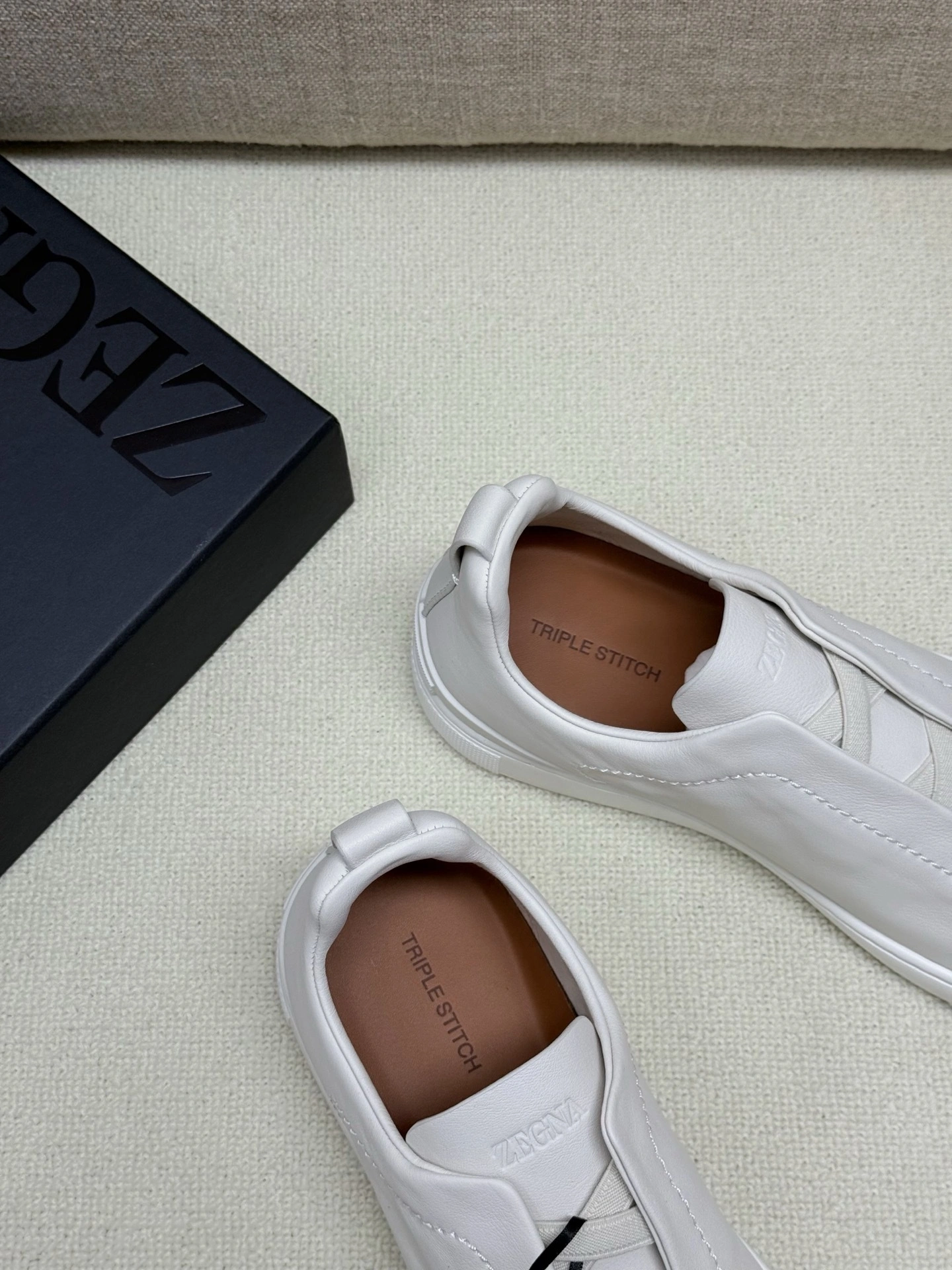 OOBB-- Z5691 LHOTA-S5207 Z-PAN TRIPLE STITCH™ SECONDSKIN Calfskin item:E-X000I0532