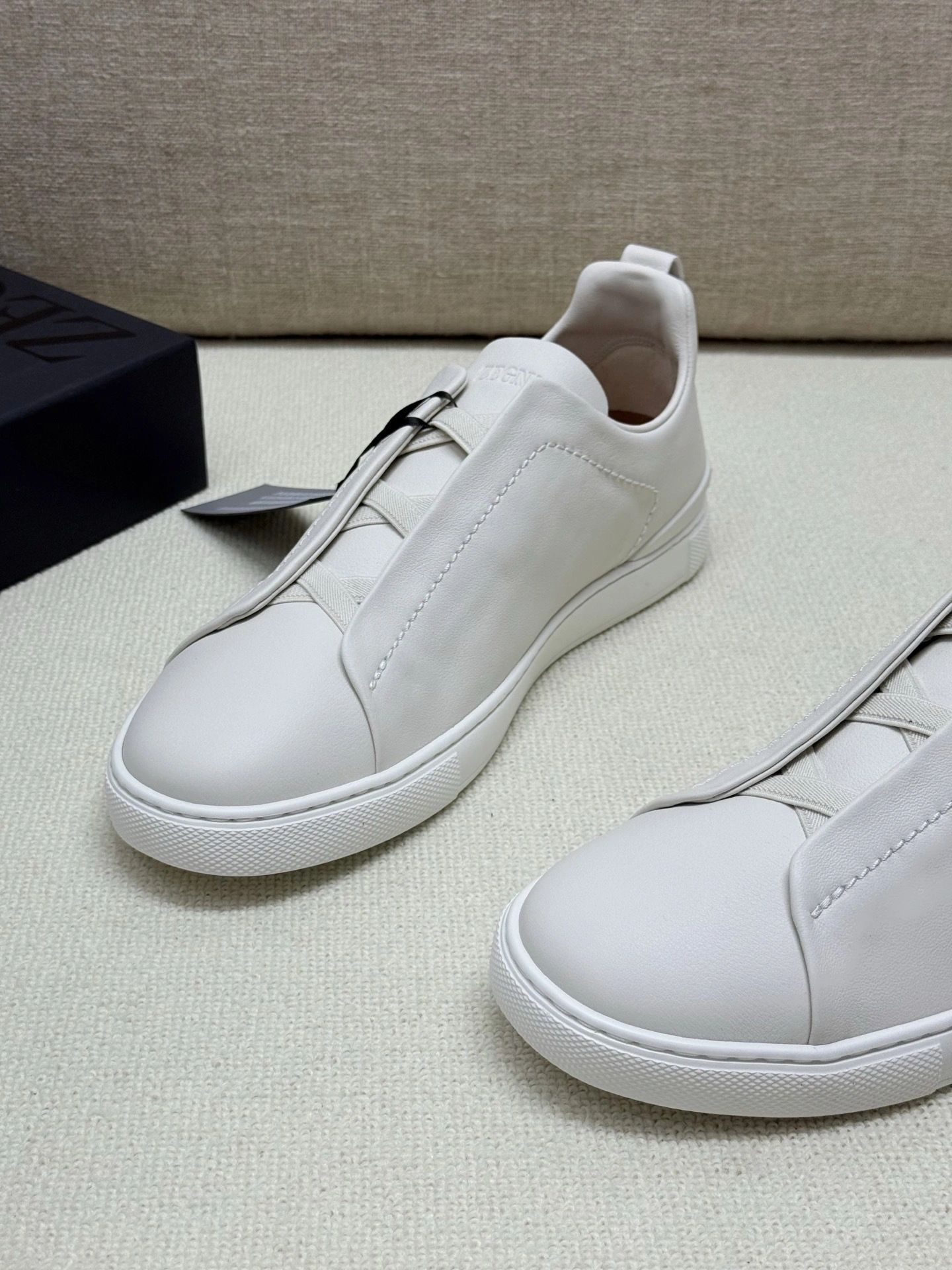 OOBB-- Z5691 LHOTA-S5207 Z-PAN TRIPLE STITCH™ SECONDSKIN Calfskin item:E-X000I0532