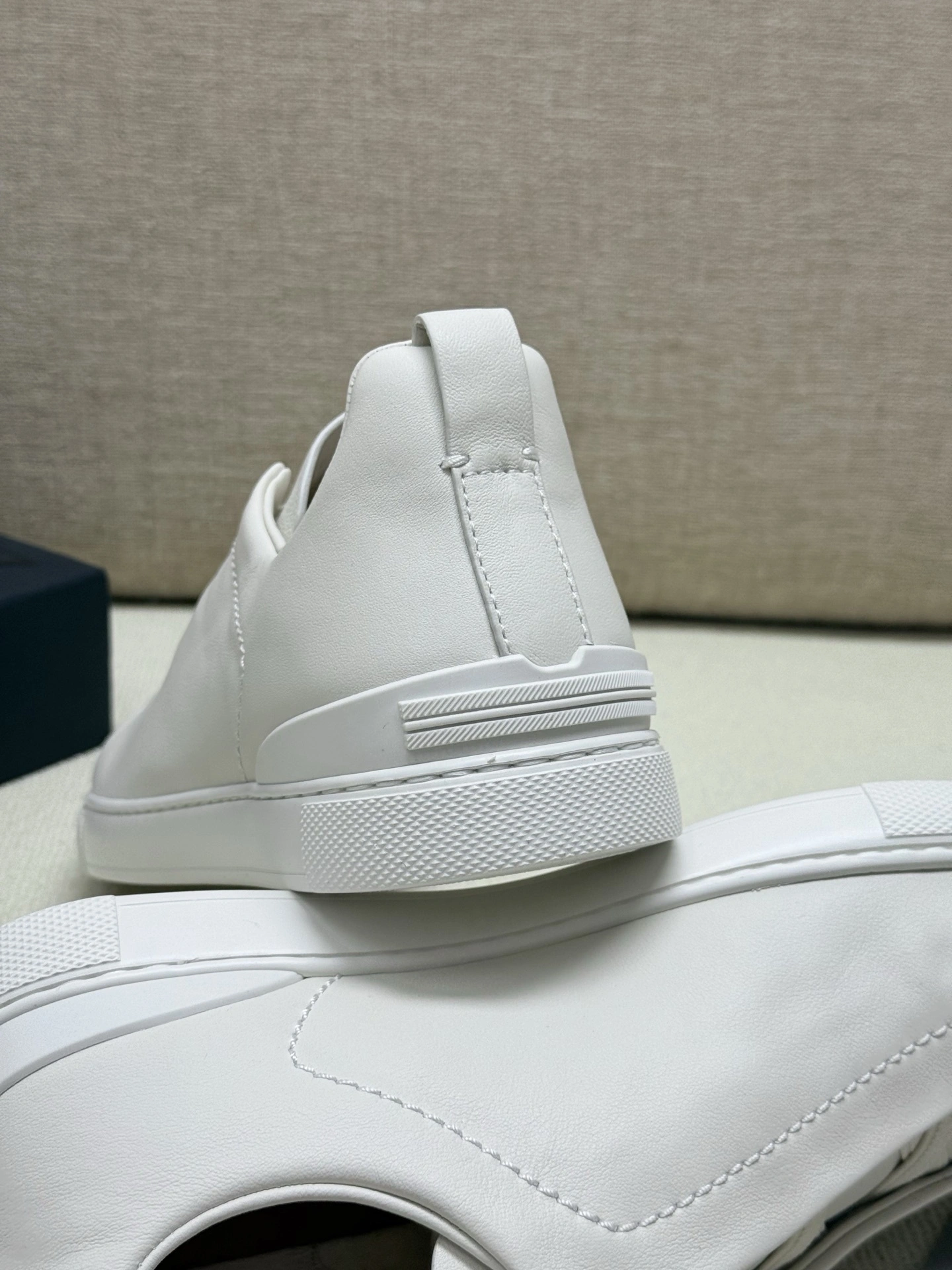OOBB-- Z5691 LHOTA-S5207 Z-PAN TRIPLE STITCH™ SECONDSKIN Calfskin item:E-X000I0532