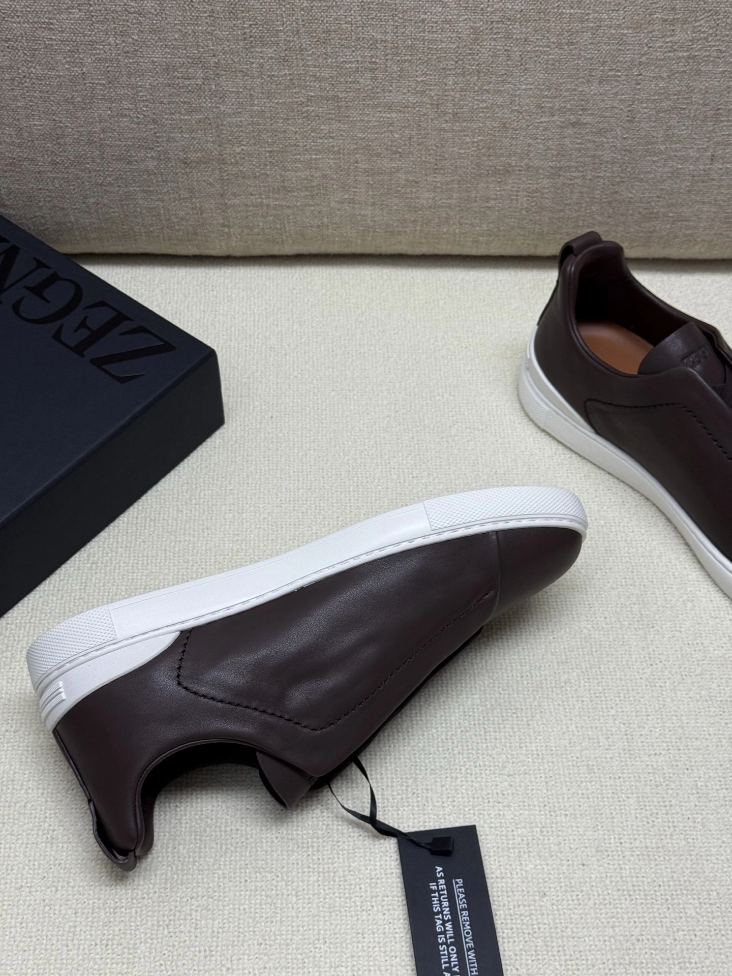 OOBB-- Z5691 LHOTA-S5207Z-CFF TRIPLE STITCH™ SECONDSKIN Calfskin item:E-X000I0530