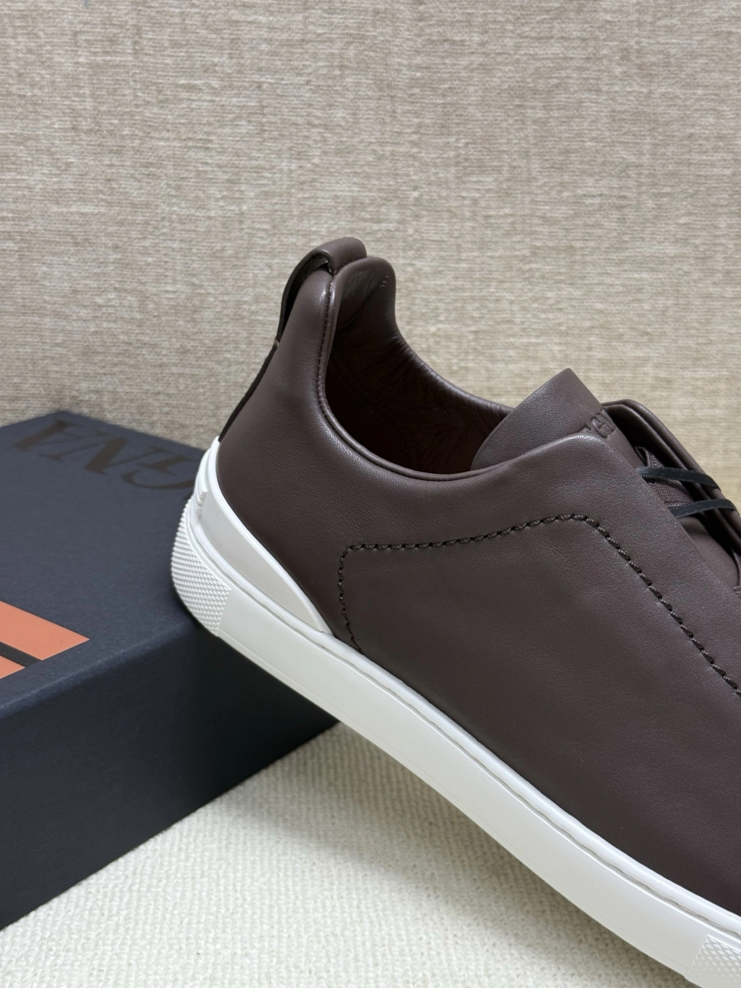 OOBB-- Z5691 LHOTA-S5207Z-CFF TRIPLE STITCH™ SECONDSKIN Calfskin item:E-X000I0530
