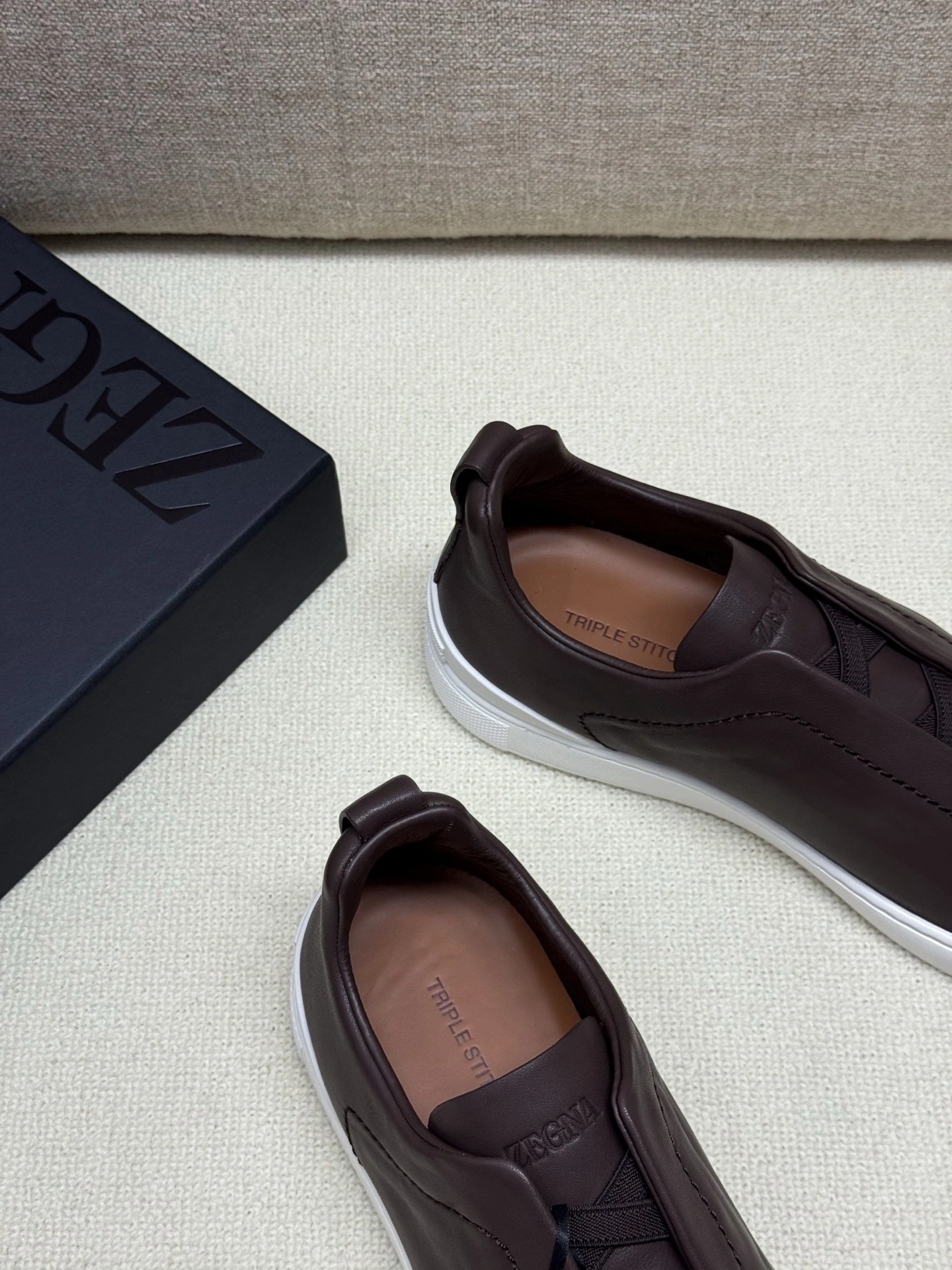 OOBB-- Z5691 LHOTA-S5207Z-CFF TRIPLE STITCH™ SECONDSKIN Calfskin item:E-X000I0530
