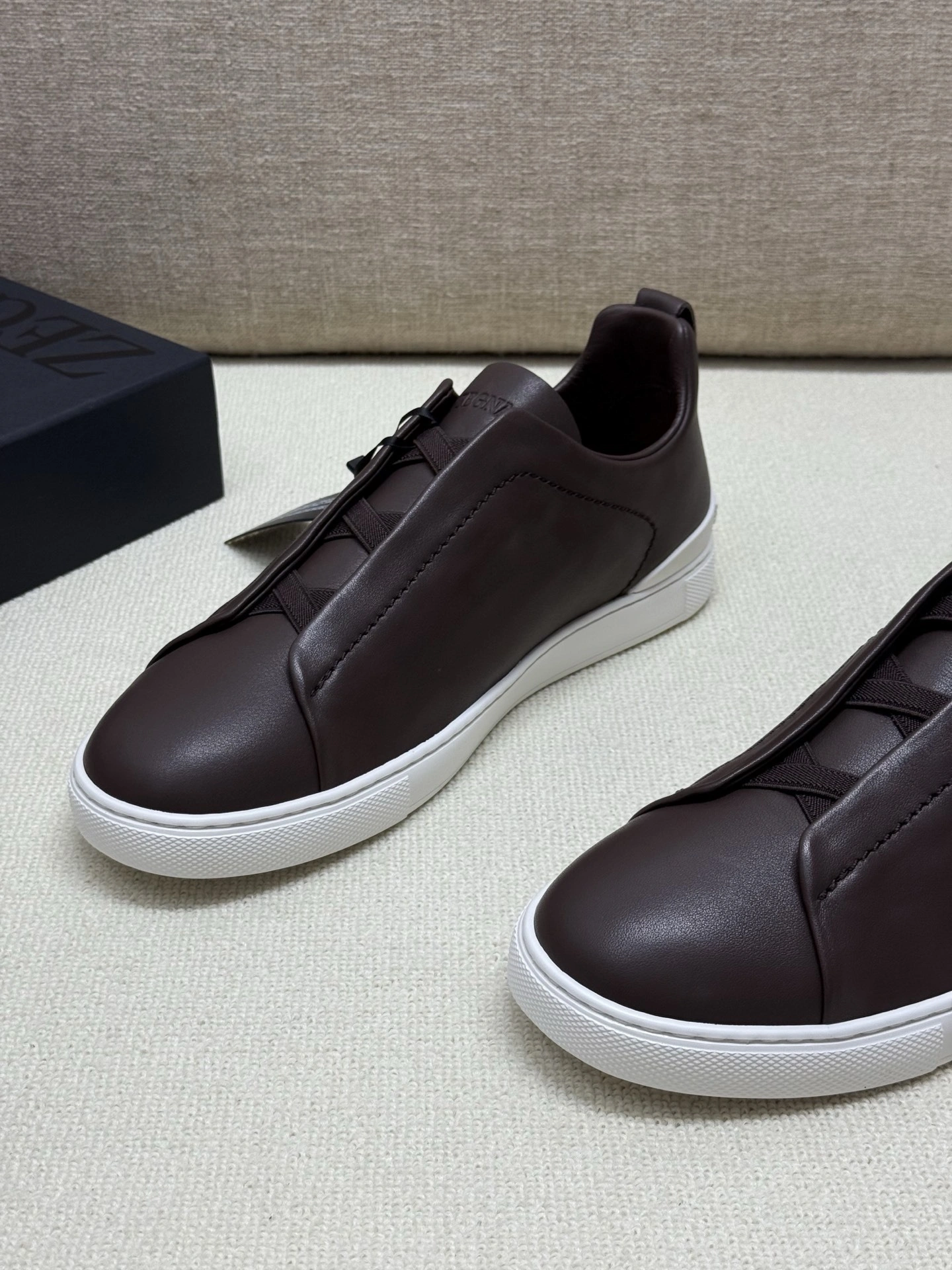 OOBB-- Z5691 LHOTA-S5207Z-CFF TRIPLE STITCH™ SECONDSKIN Calfskin item:E-X000I0530