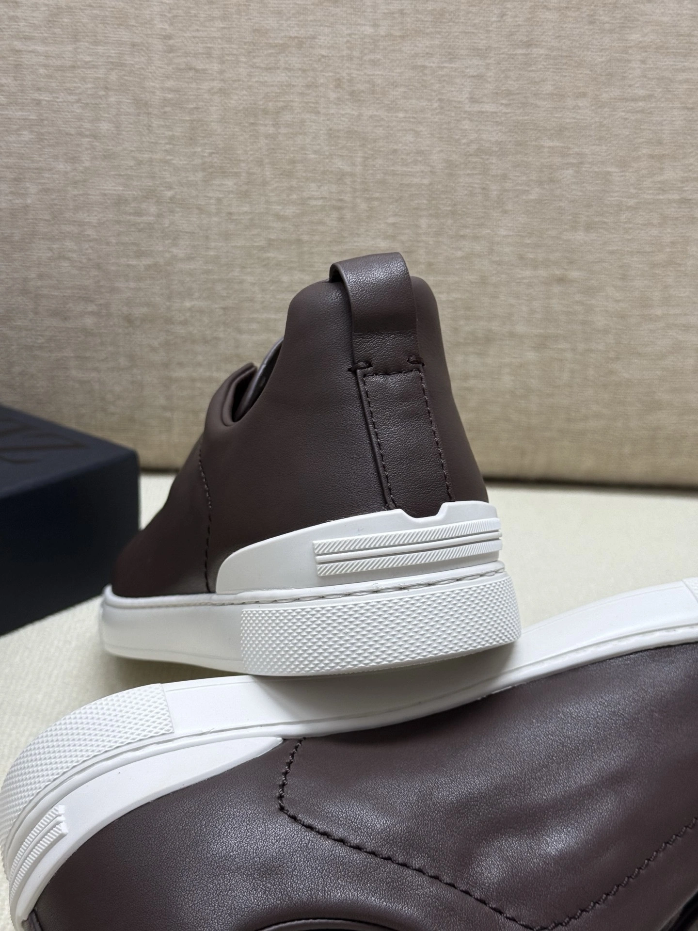 OOBB-- Z5691 LHOTA-S5207Z-CFF TRIPLE STITCH™ SECONDSKIN Calfskin item:E-X000I0530