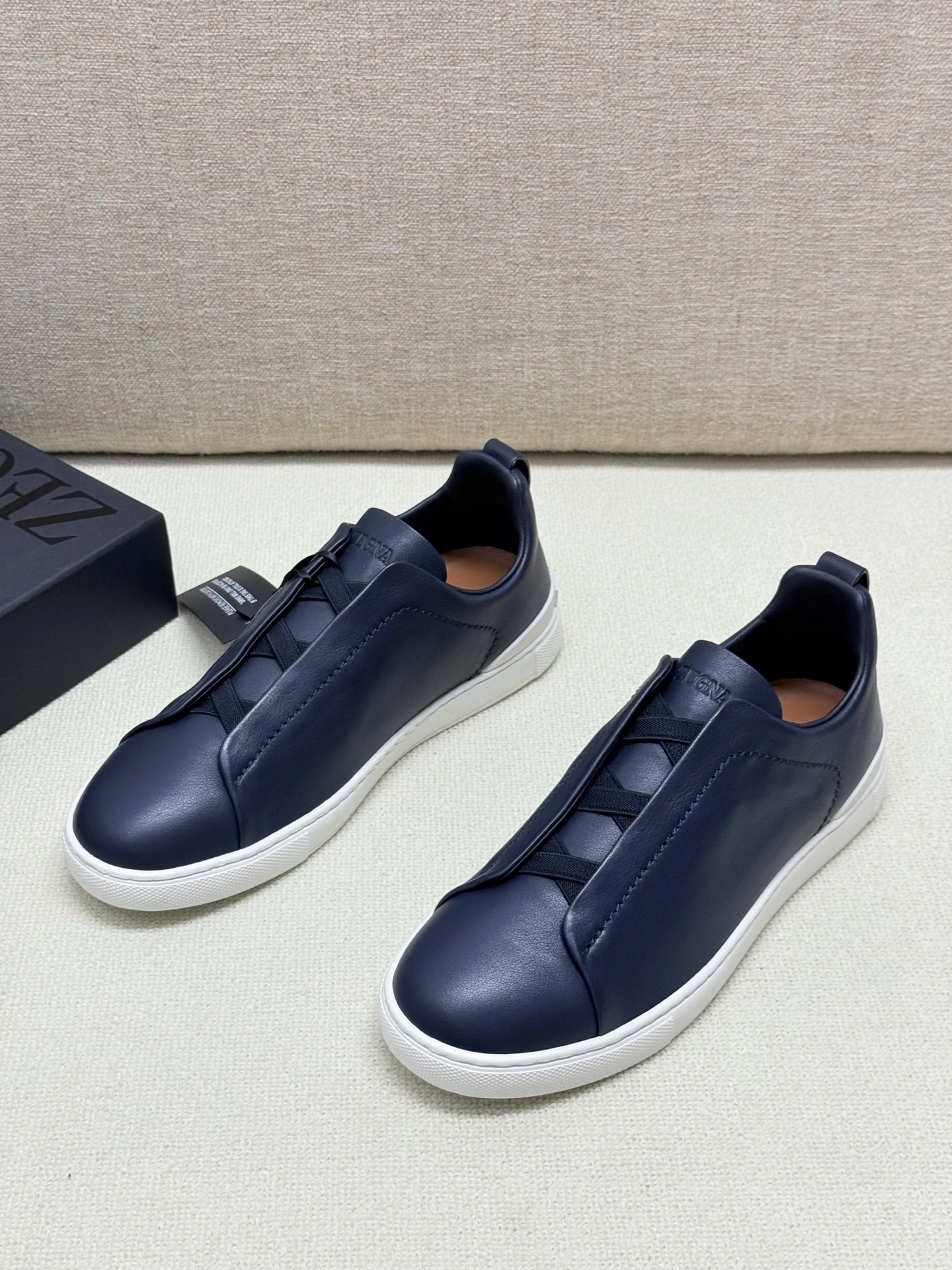 OOBB-- Z5691 LHOTA-S5207Z-ERA TRIPLE STITCH™ SECONDSKIN Calfskin item:E-X000I0534