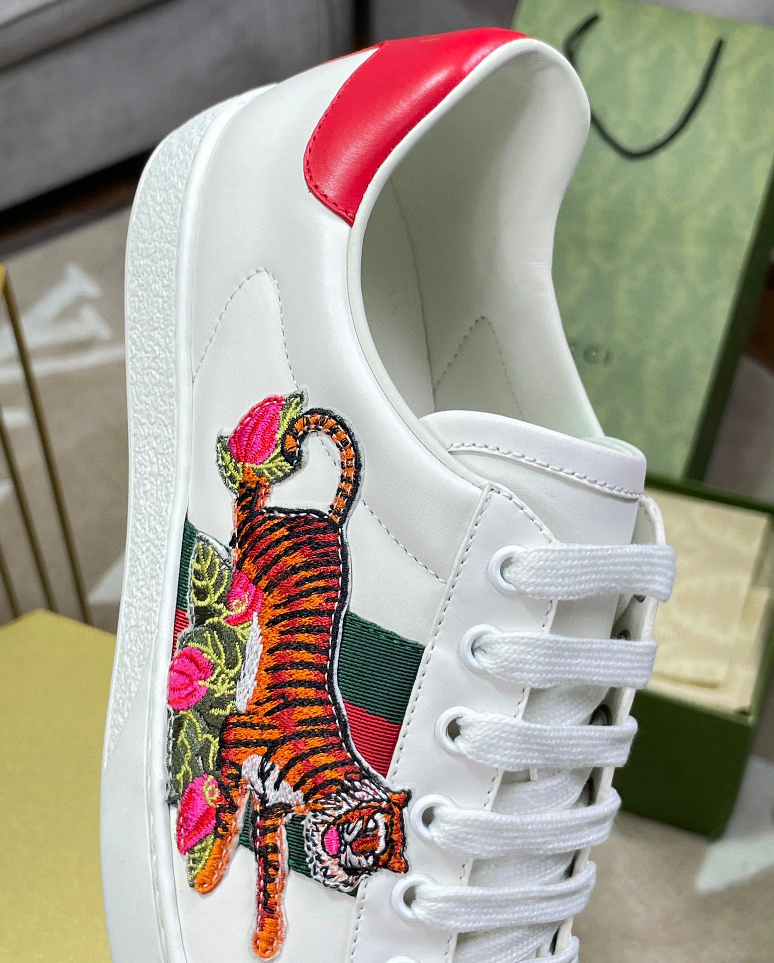 OOBB-- embroidery item : B-X013B1301L