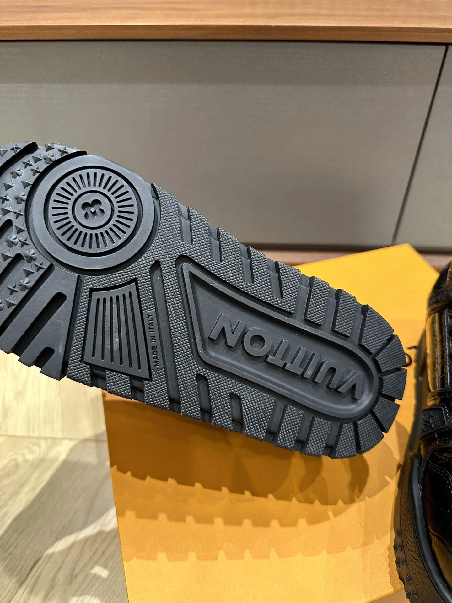 OOBB-- item:C-X003H1009Y