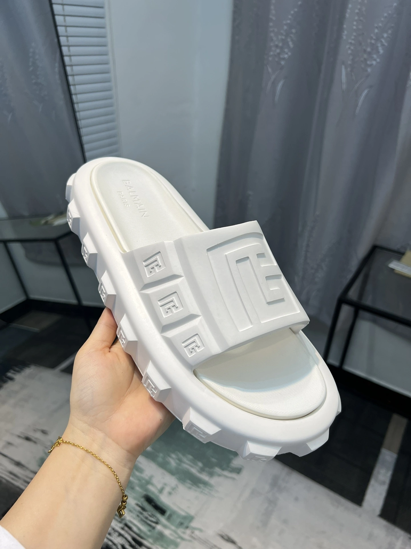 OOBB-- item:C-X158F0619Y