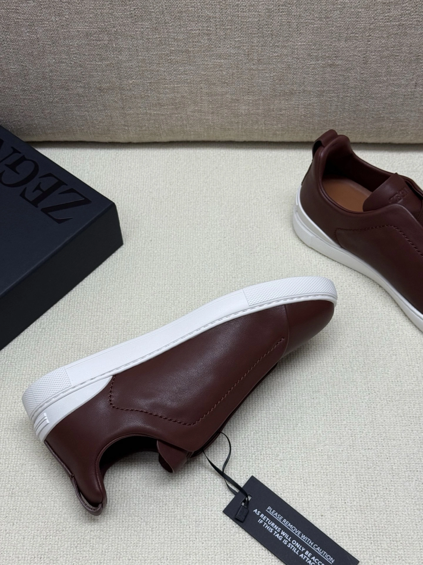OOBB-- z5691 LHOTA-S5207Z-RVT TRIPLE STITCH™ SECONDSKIN Calfskin item:E-X000I0531