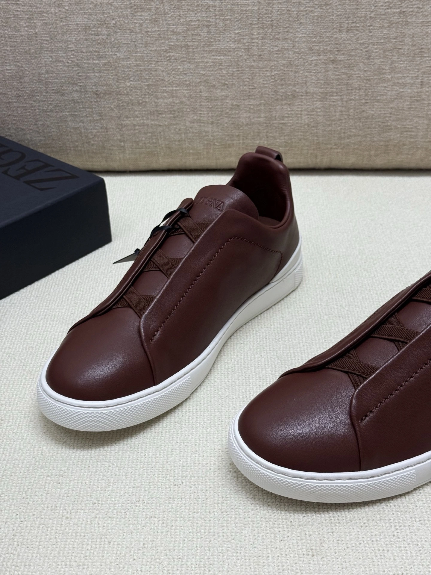 OOBB-- z5691 LHOTA-S5207Z-RVT TRIPLE STITCH™ SECONDSKIN Calfskin item:E-X000I0531
