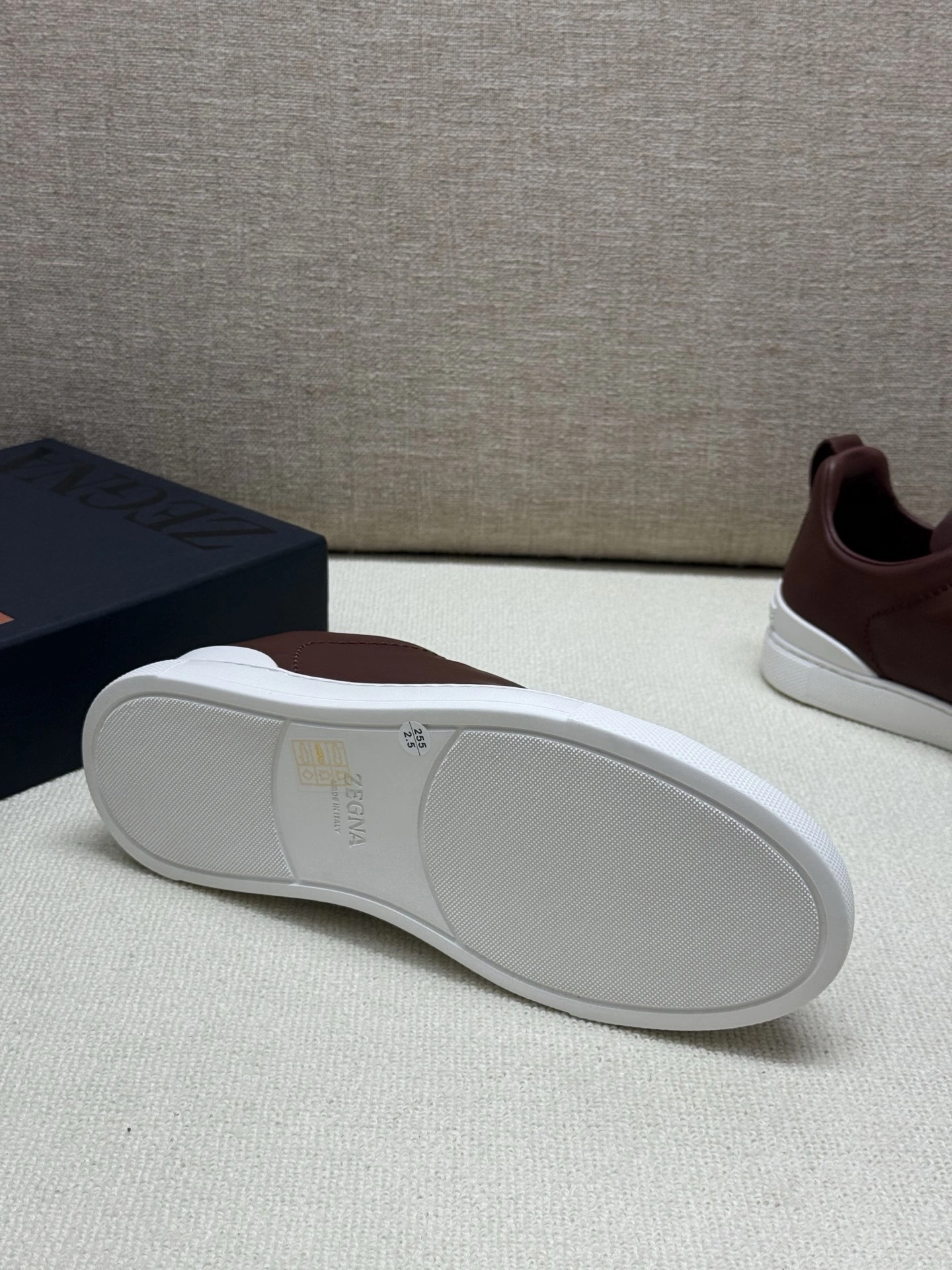 OOBB-- z5691 LHOTA-S5207Z-RVT TRIPLE STITCH™ SECONDSKIN Calfskin item:E-X000I0531