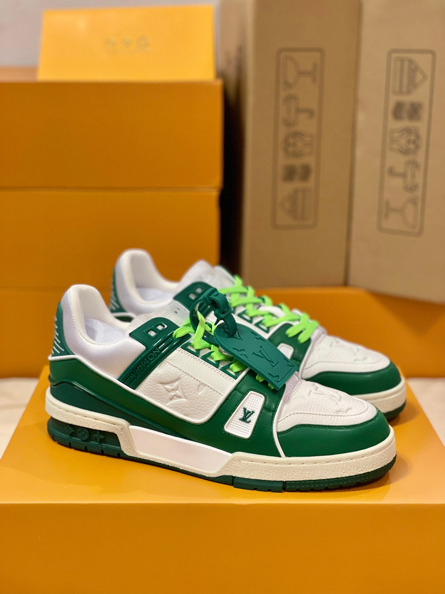 OOBB- 1A8125 Trainer Calfskin item:B-X602J2117