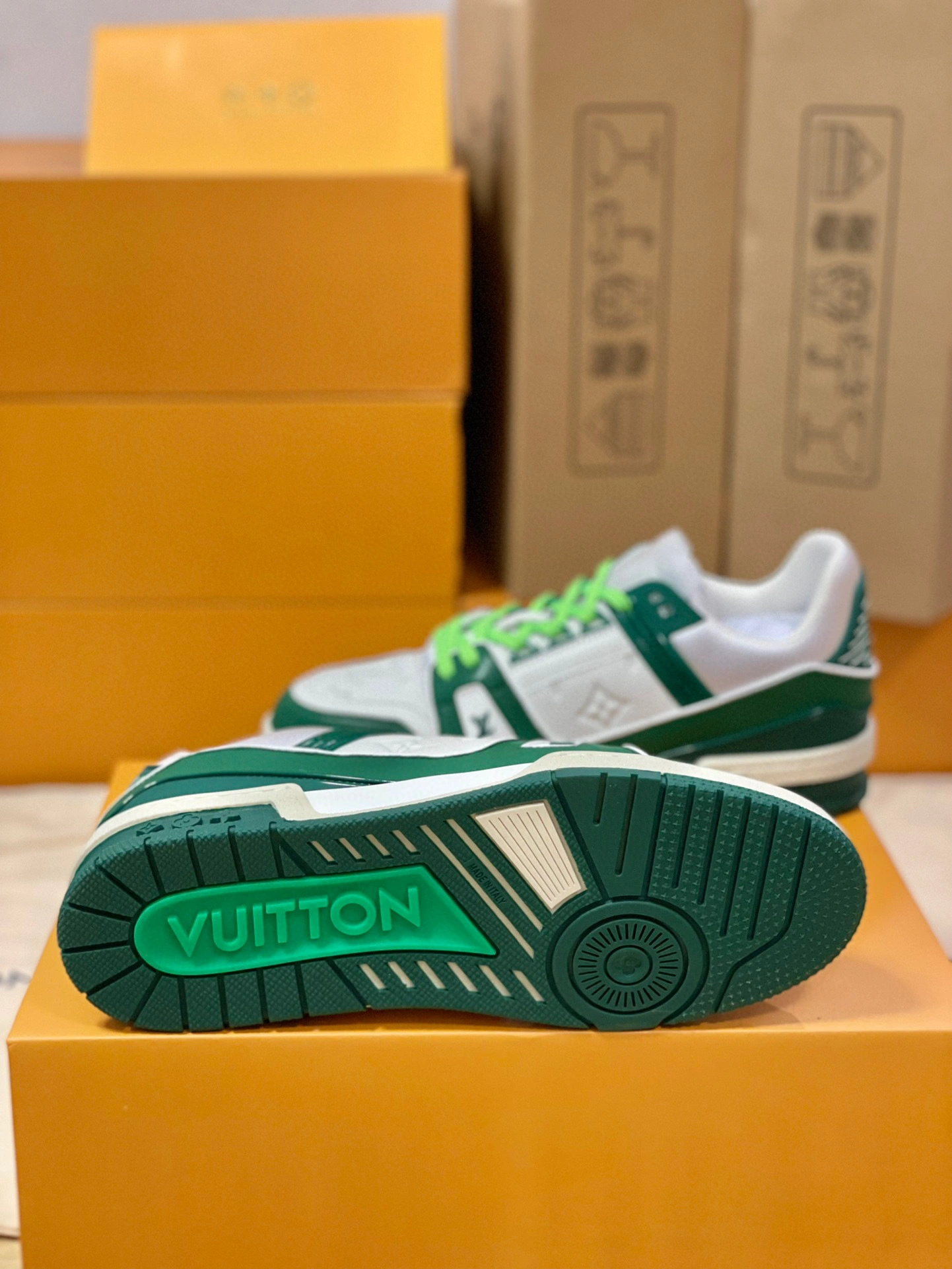 OOBB- 1A8125 Trainer Calfskin item:B-X602J2117