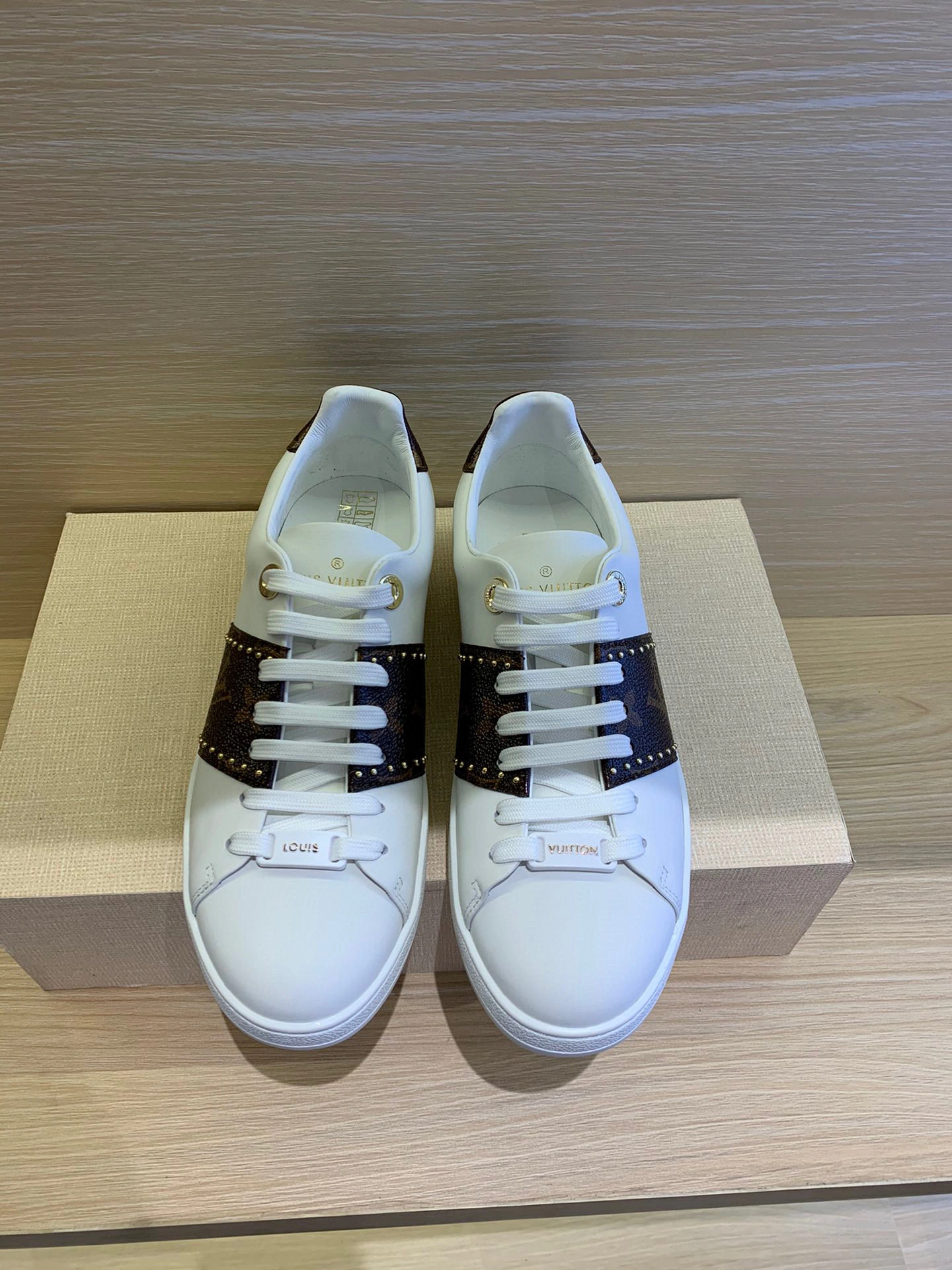 OOBB- 1A8FJ7 item:B-X032D2958L
