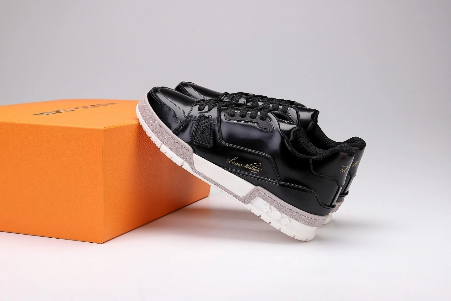 OOBB- 1A8IJU Trainer item:B-X000D15H-24
