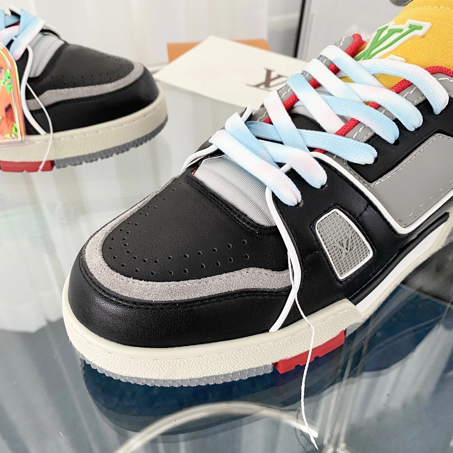 OOBB- 1A8Q95 Trainer item:B-X315D14H-18
