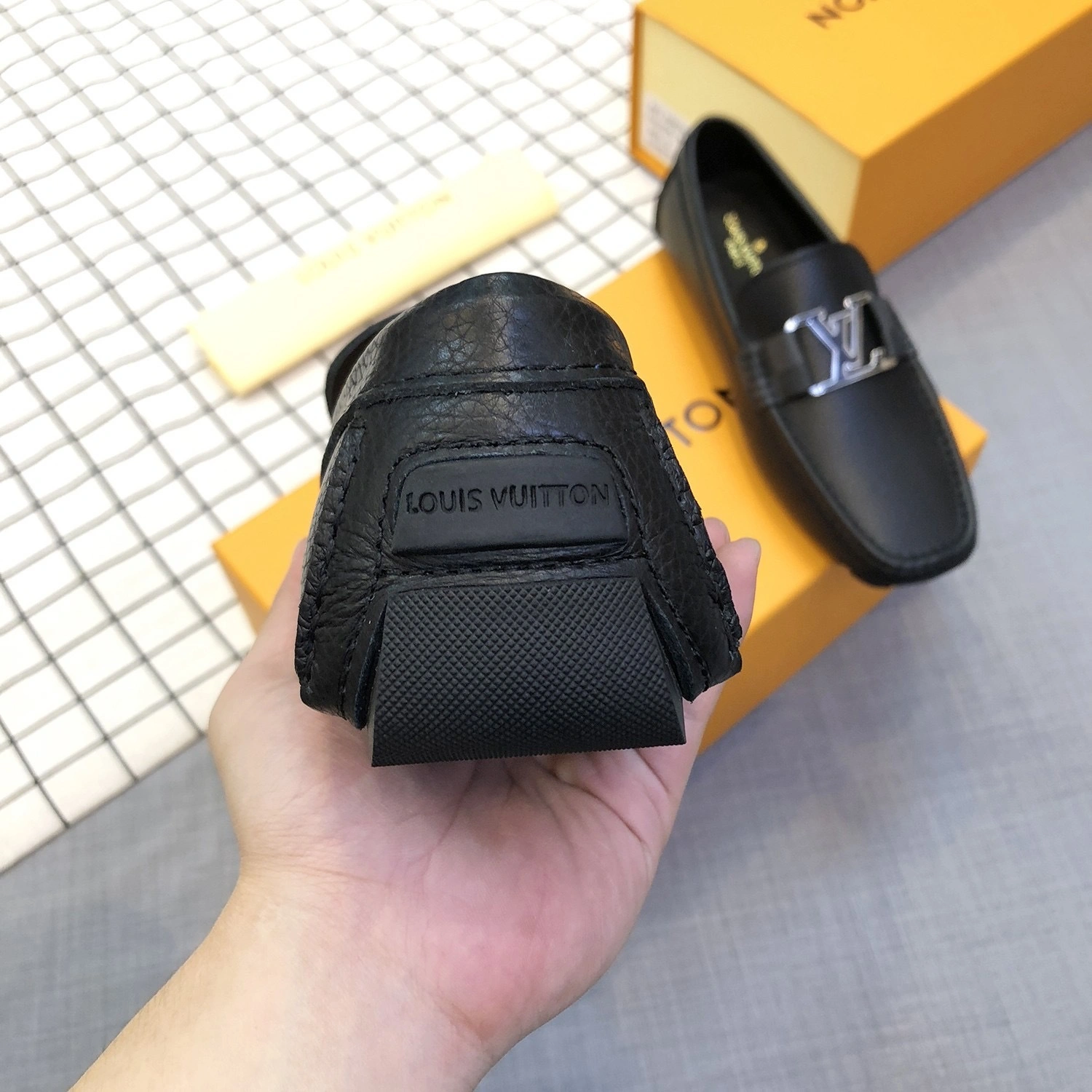OOBB- 1A8V2E item:B-X032D16H-23