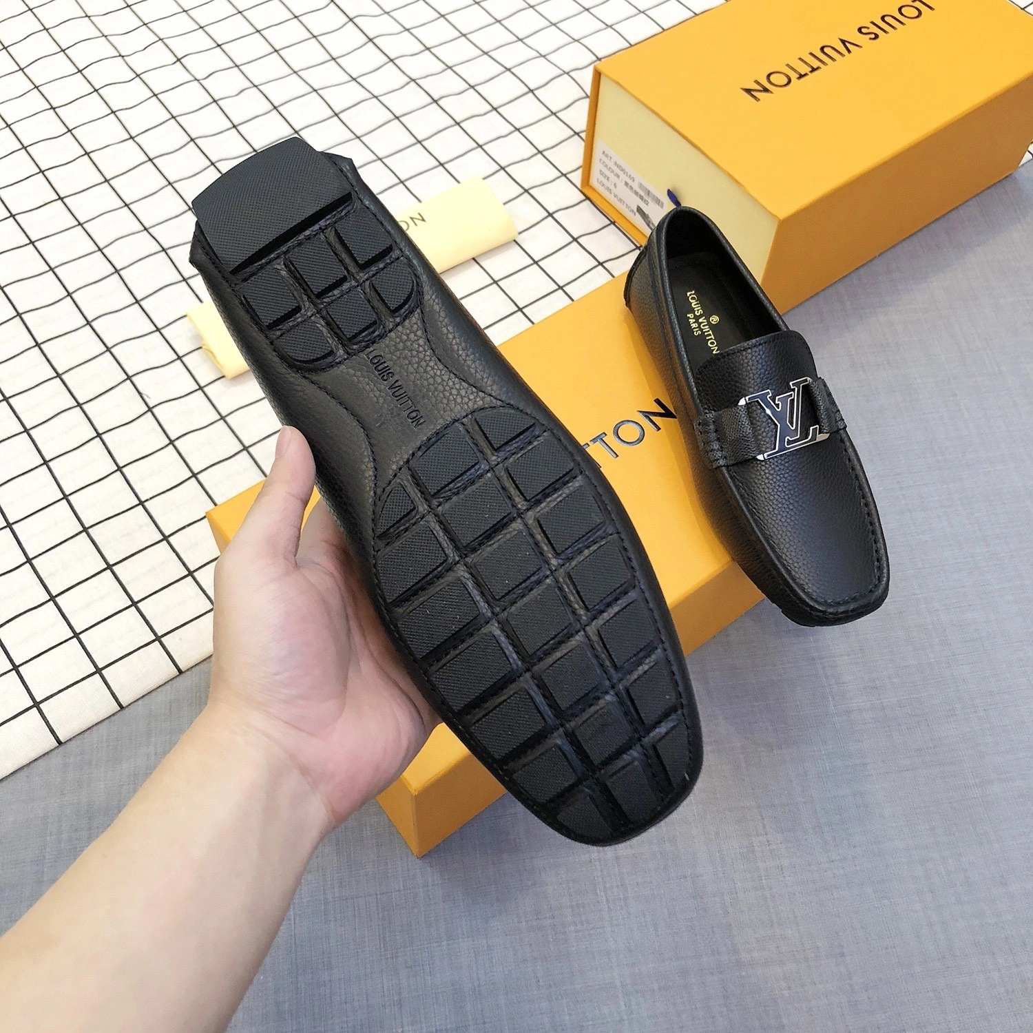 OOBB- 1A8V2E item:B-X032D16H-23