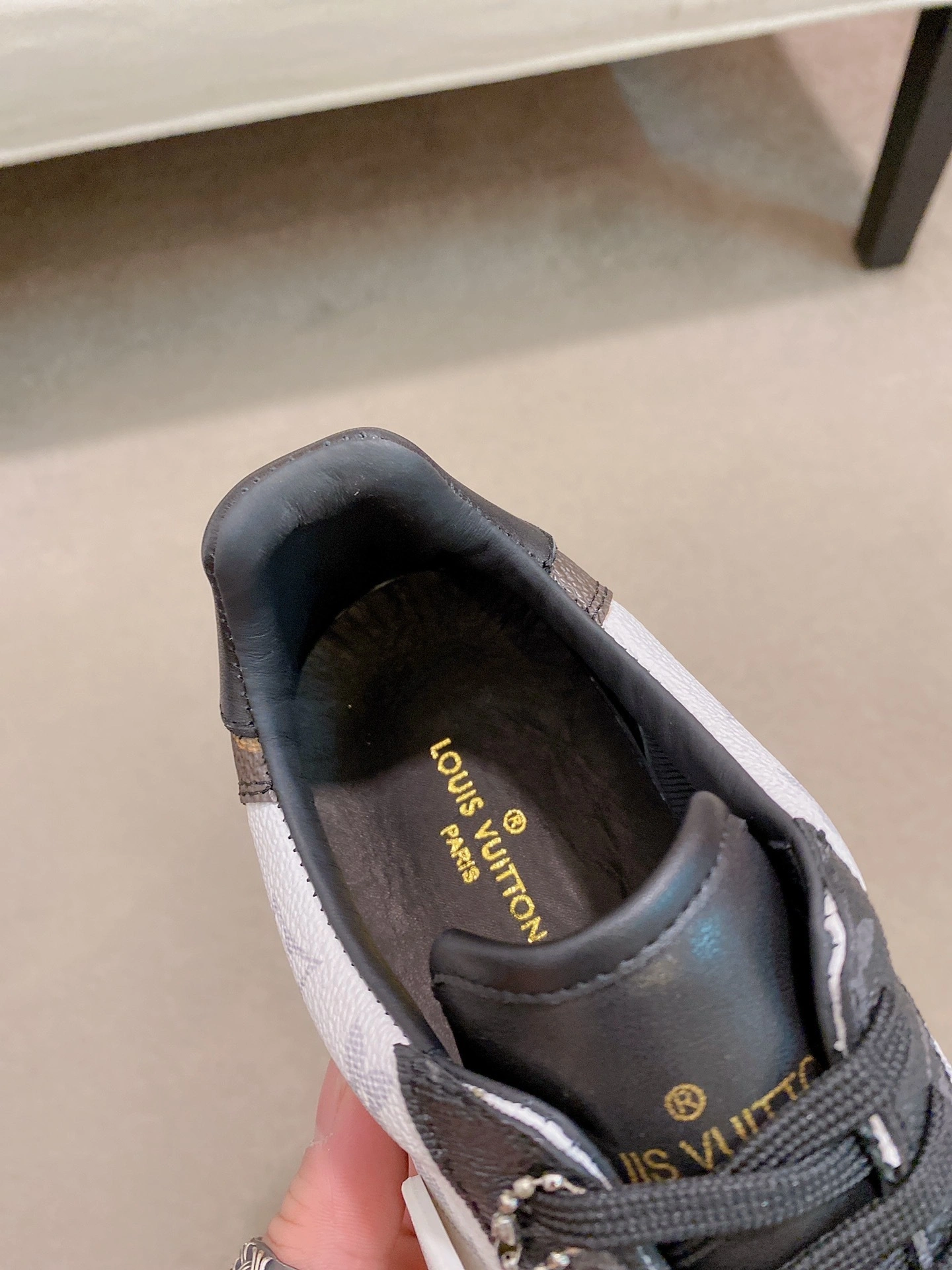 OOBB- 1A8WG6 Rivoli item:B-X296D14H-29